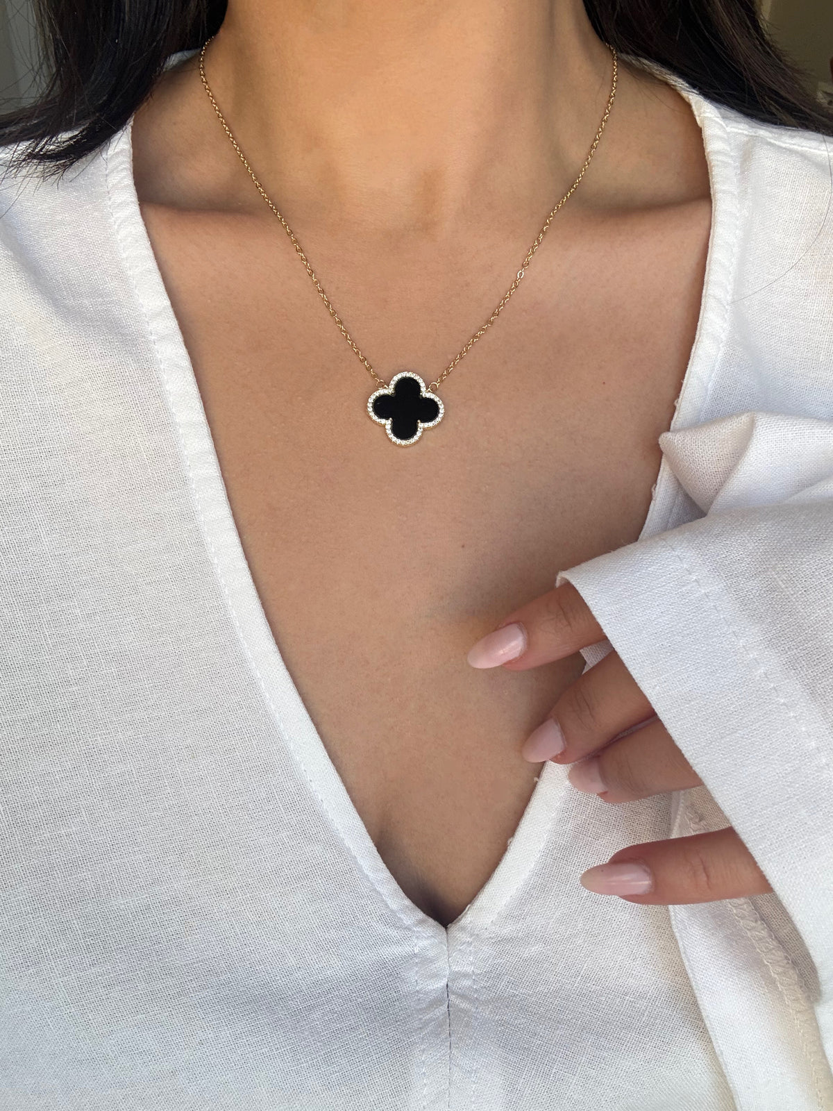New Season 14K Siyah Yonca Kolye