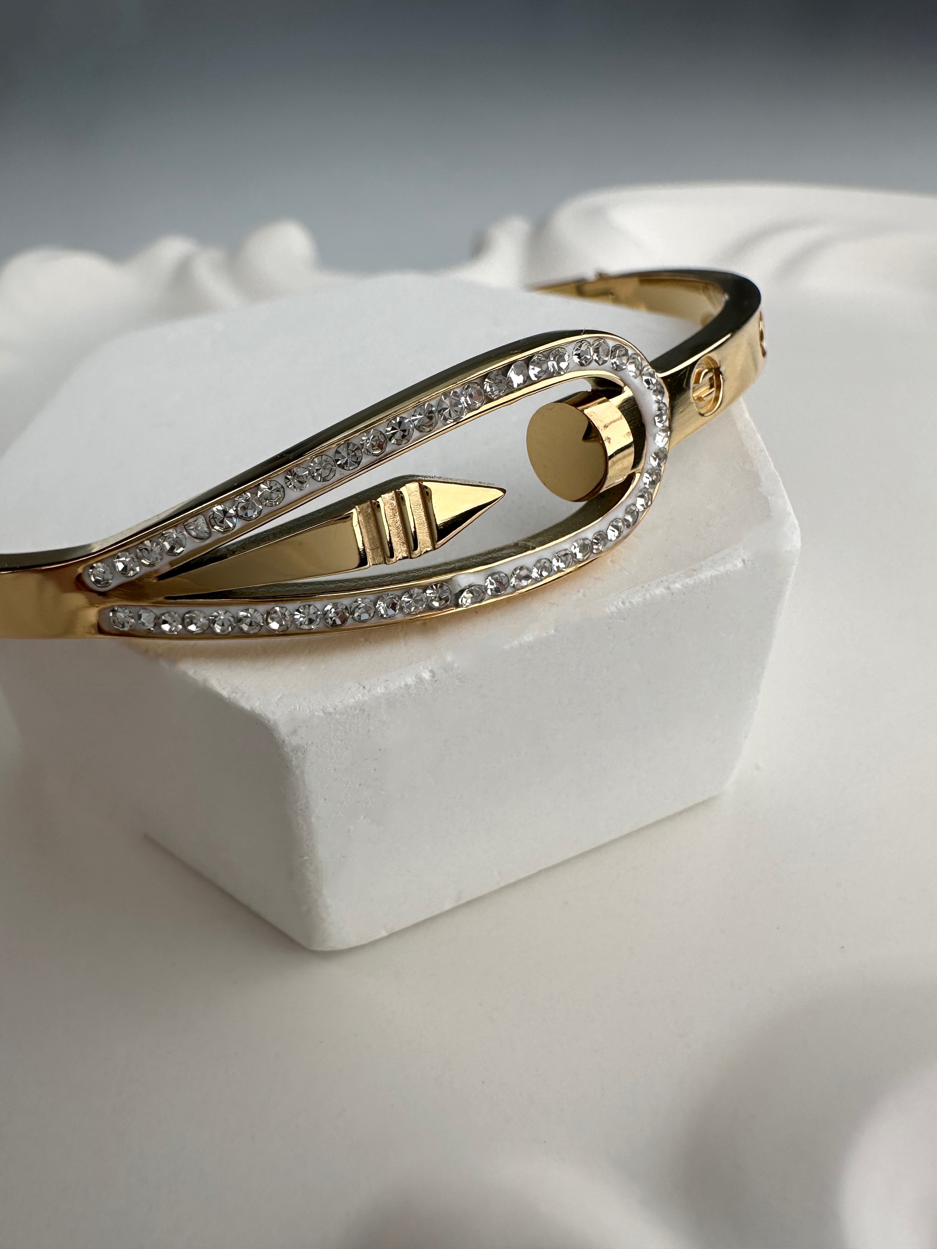 Özel Seri Crtr Sarmal Gold Kelpçe Bileklik