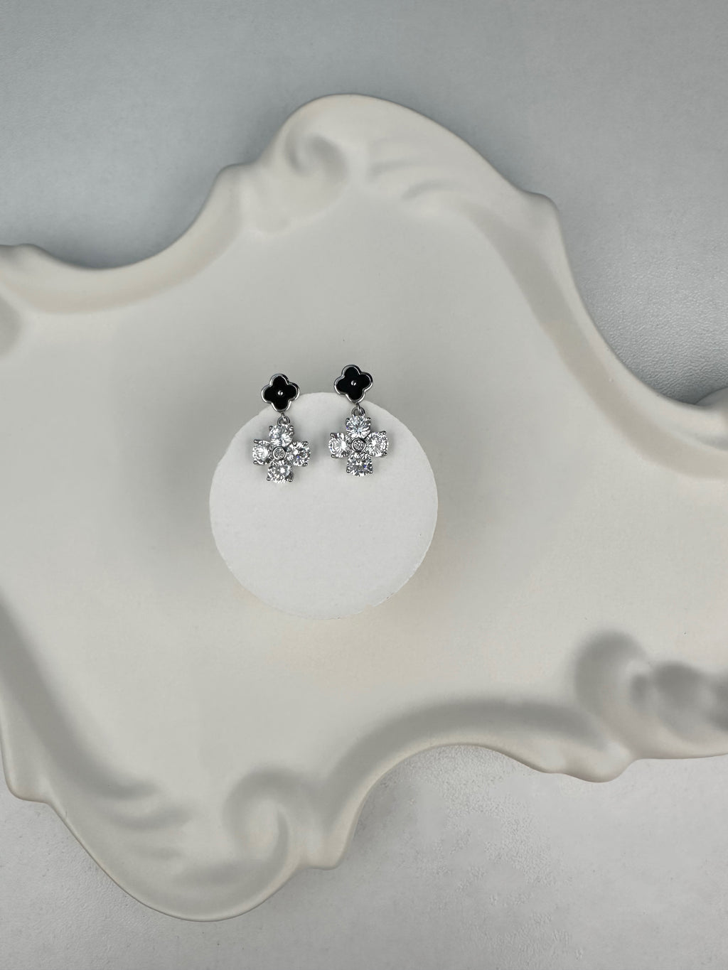 Özel Seri Mini Yonca Taşlı Gümüş Küpe