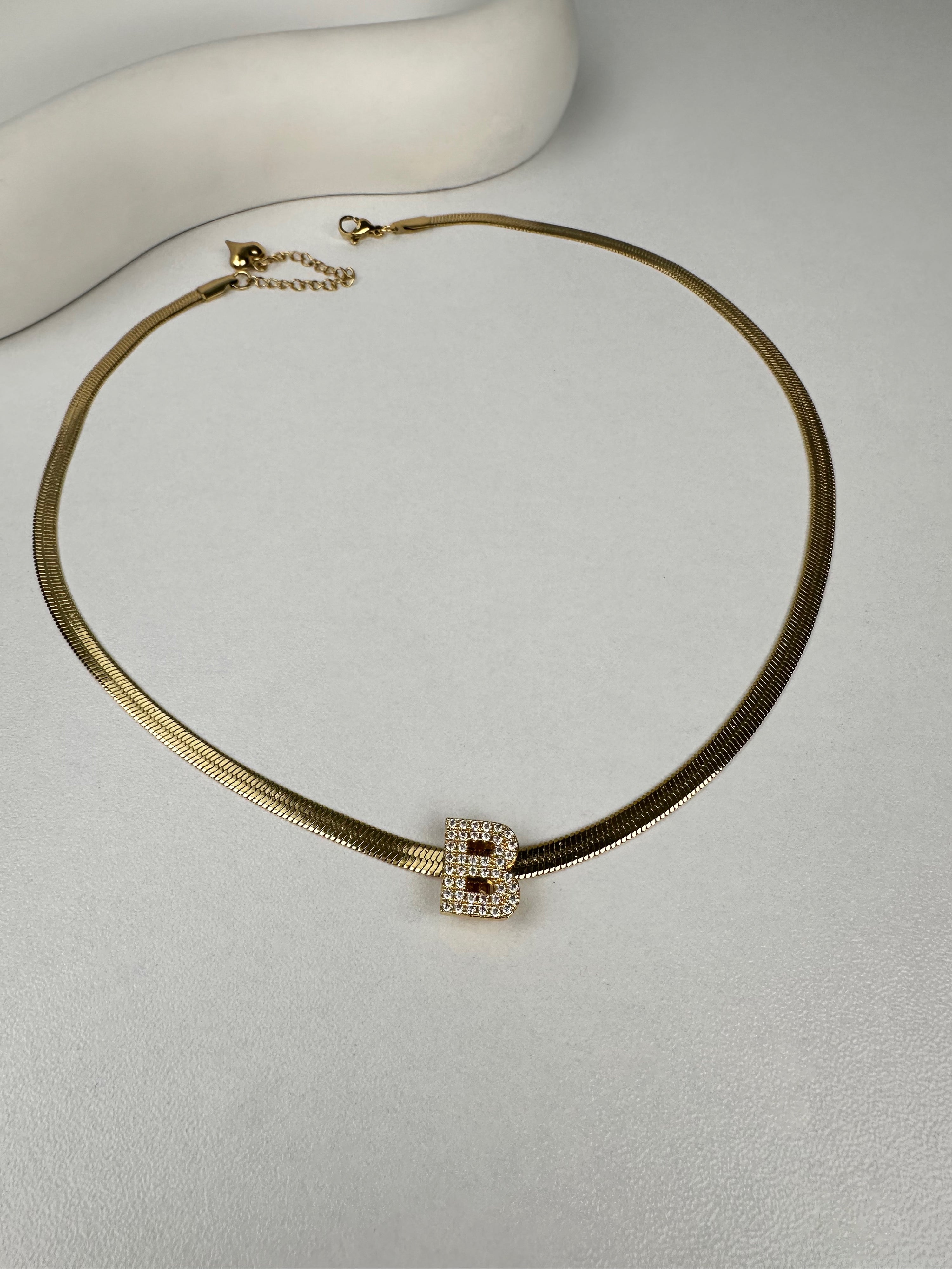 Özel Seri Taşlı Çelik Harf Kolye