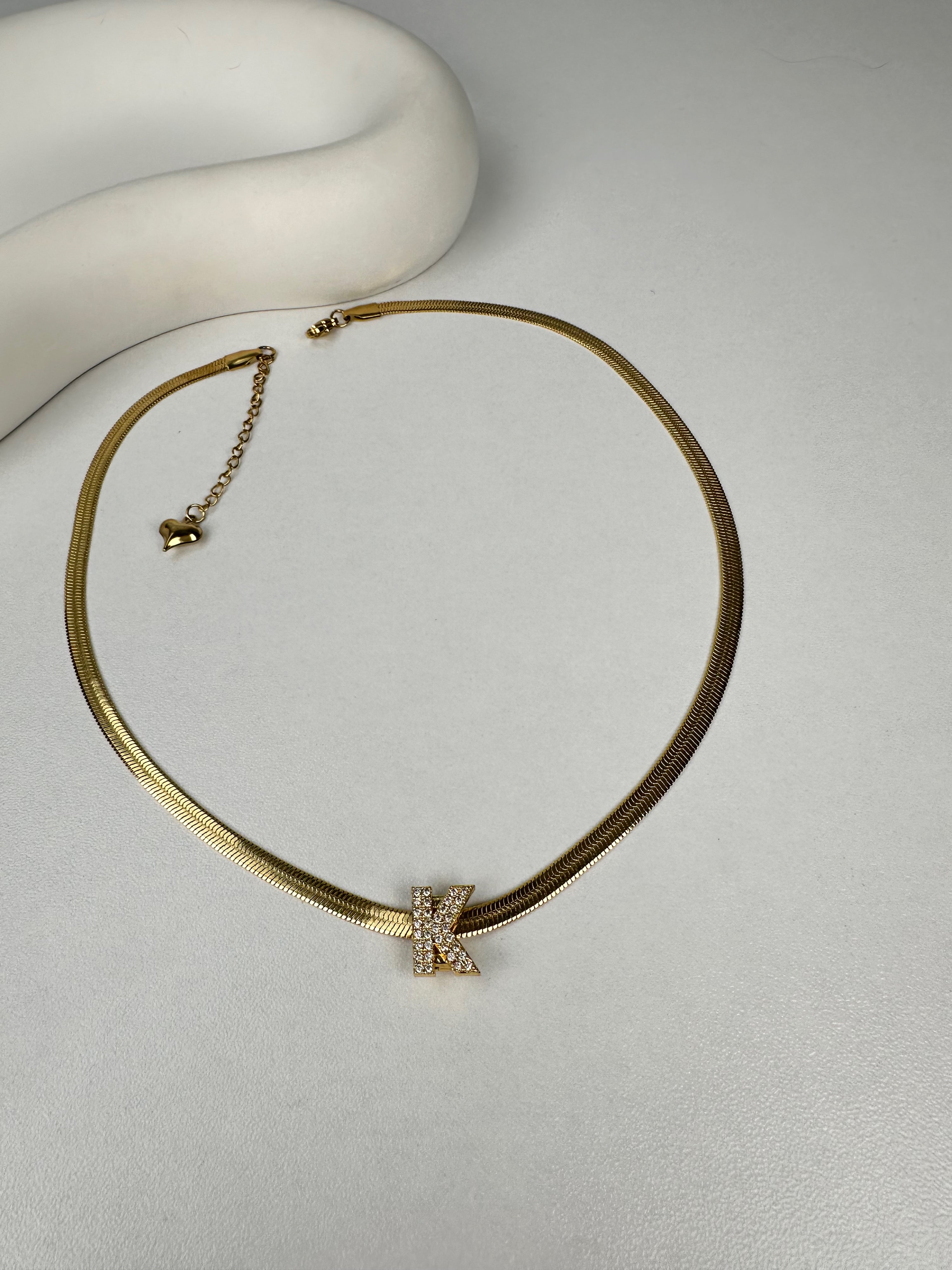 Özel Seri Taşlı Çelik Harf Kolye