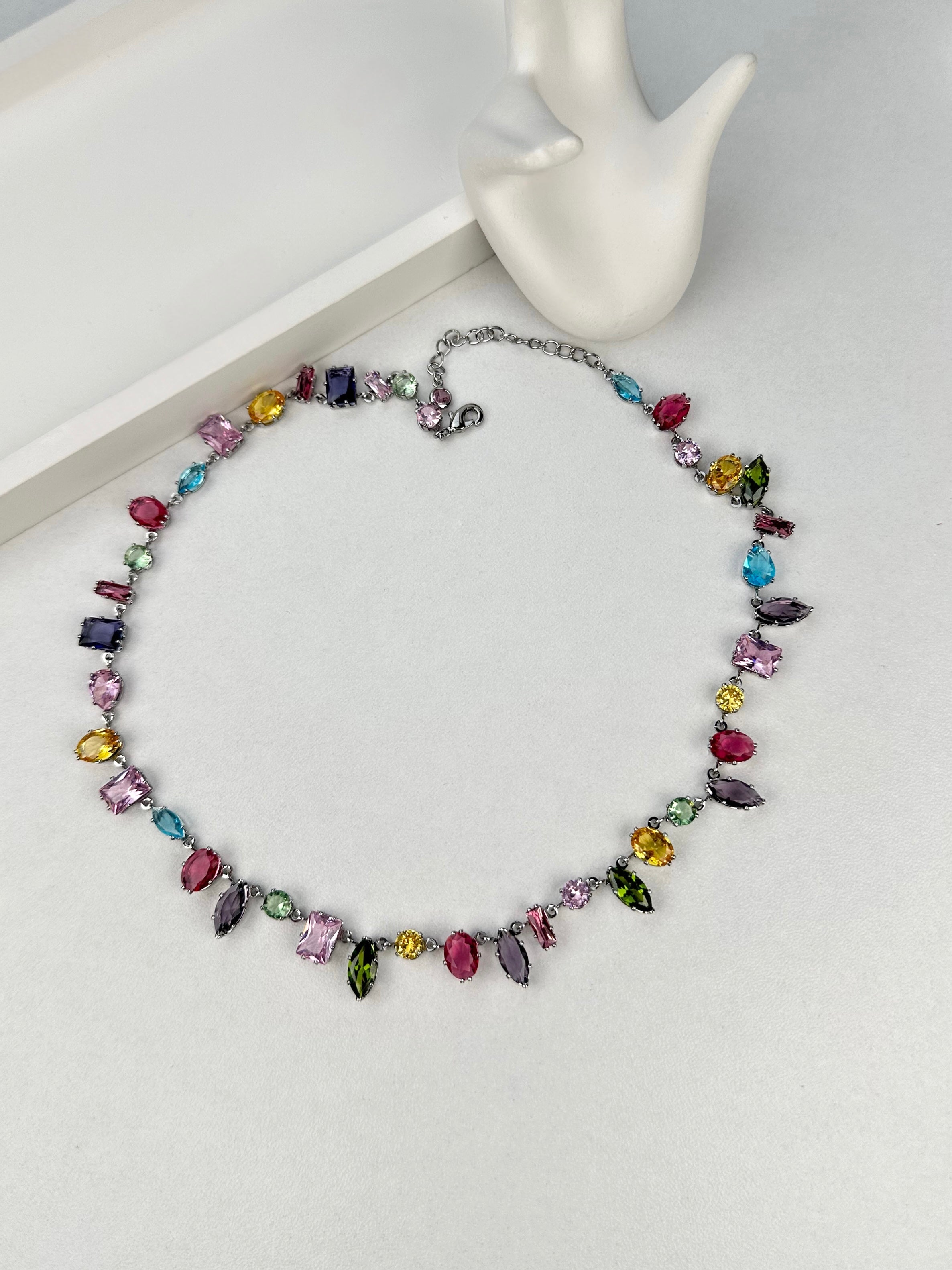 Özel Seri Renkli Taşlı  Sallantı Kolye