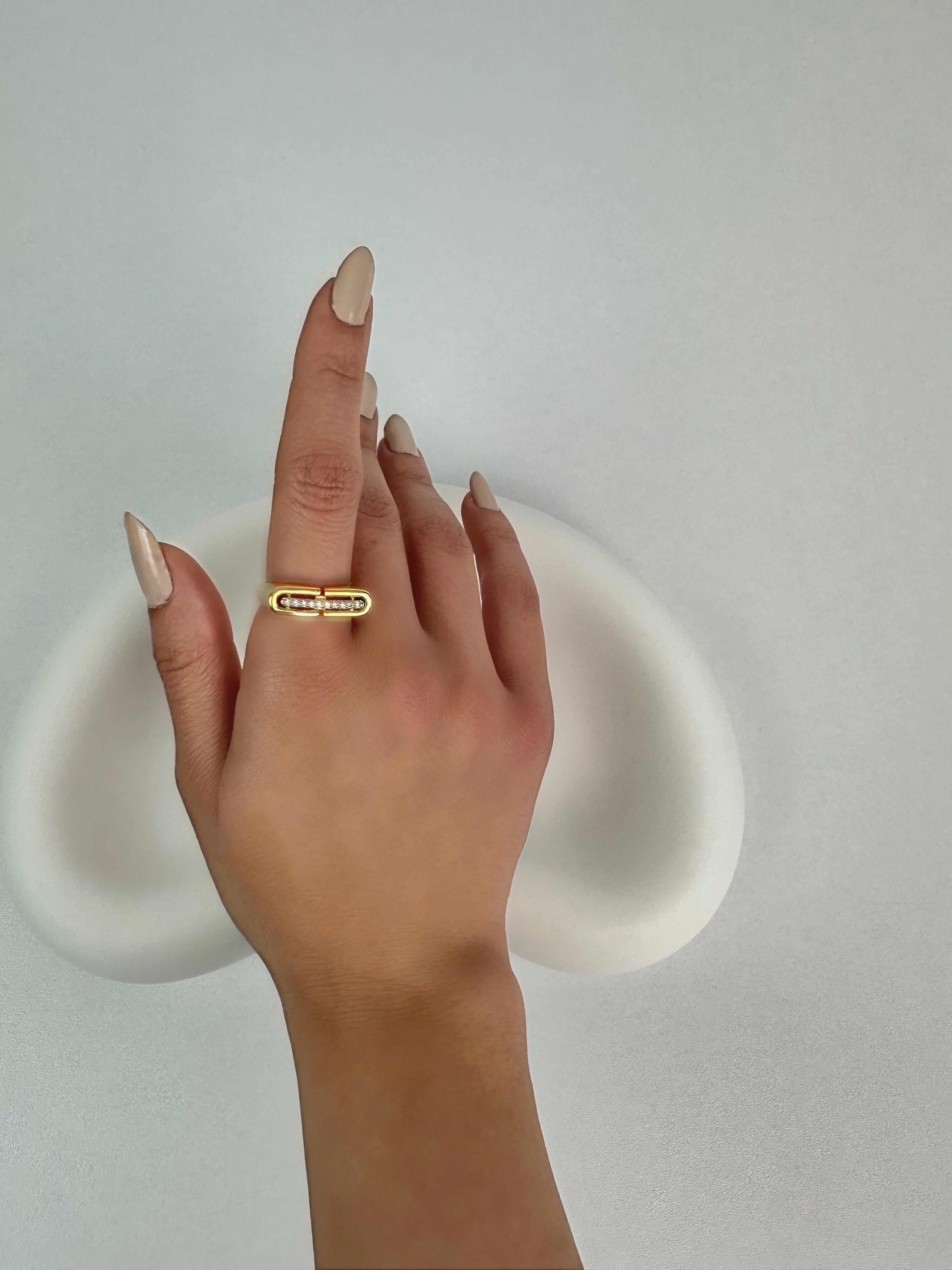 Özel Seri Serenay Tek Çizgi Parıltı Yüzük