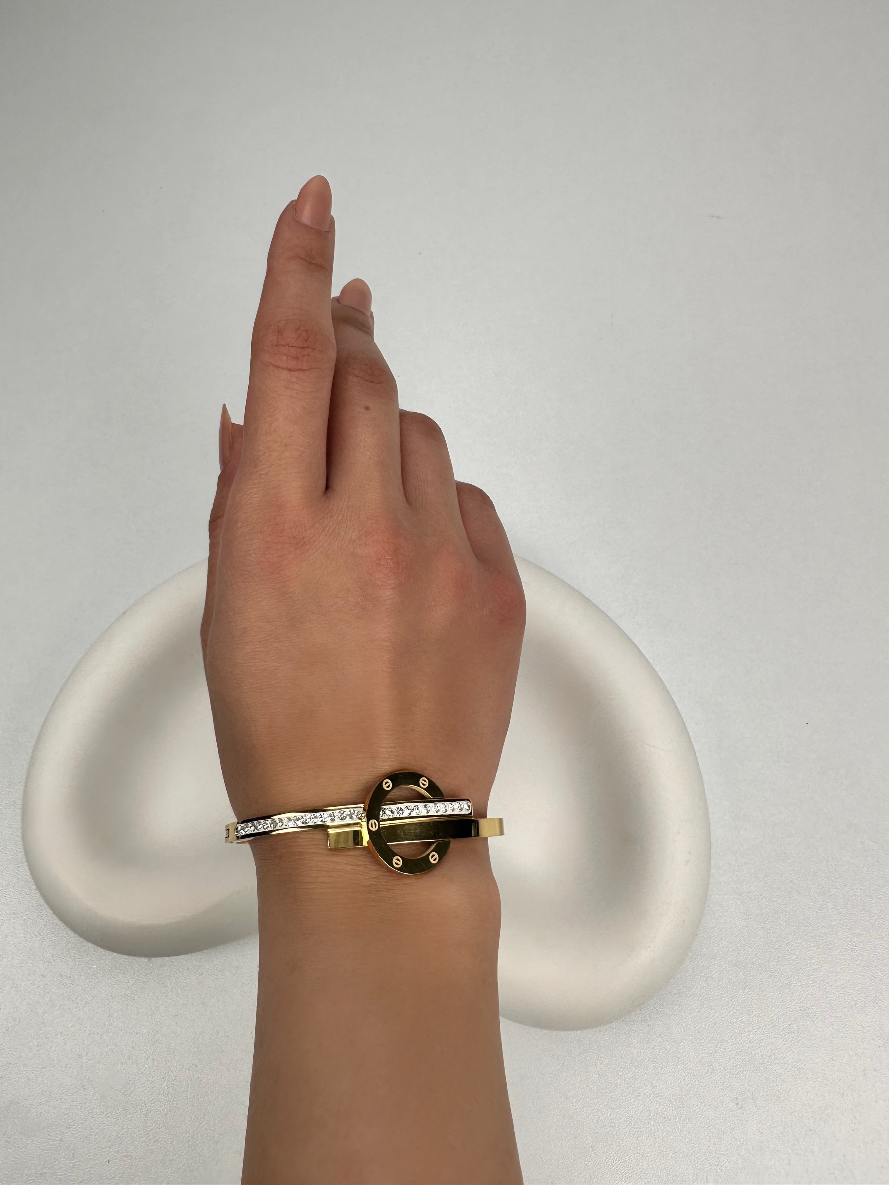 Özel Seri Crtr Taşlı Oval Gold Kelepçe Bileklik