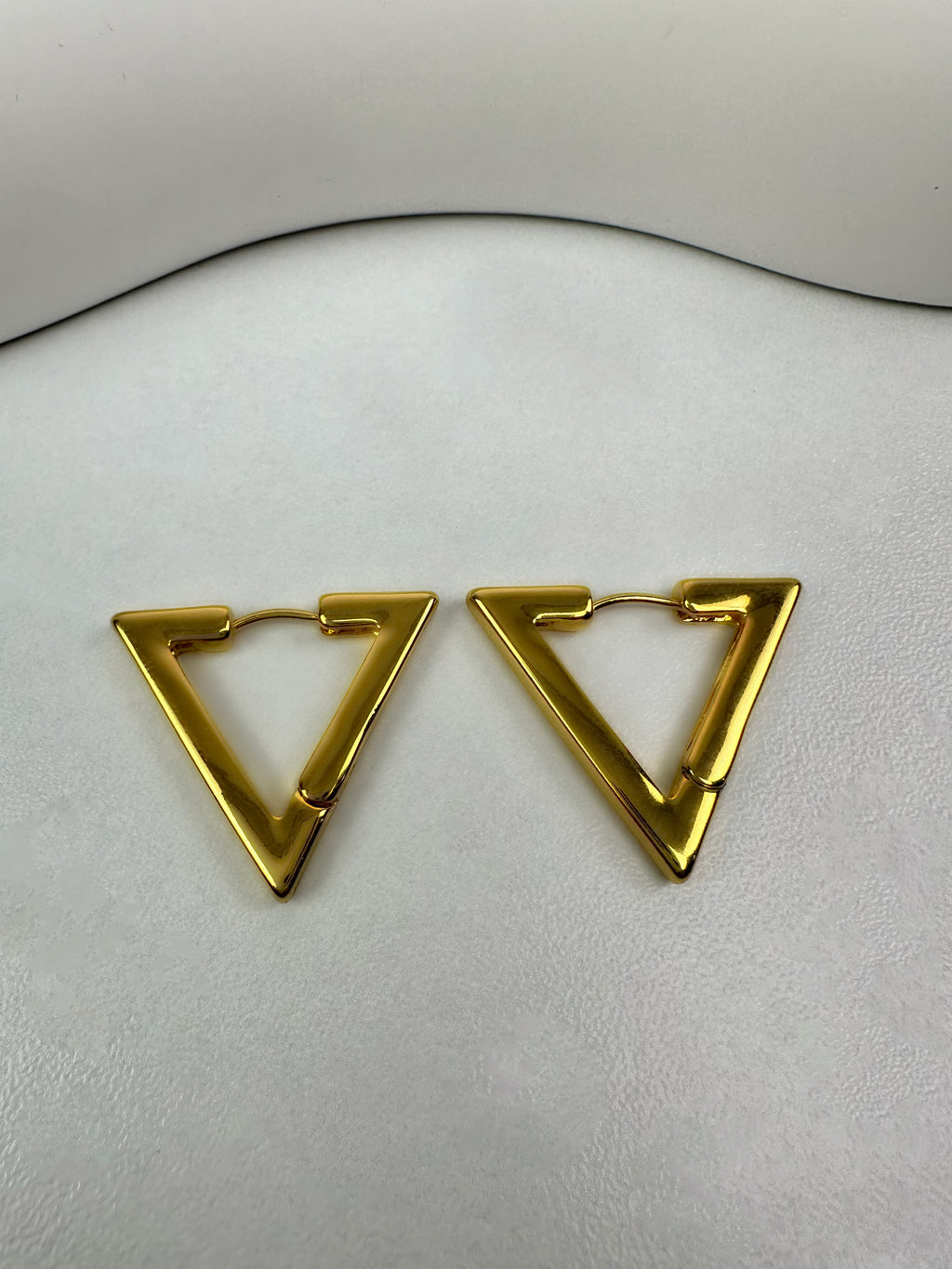 Özel Seri Üçgen Gold Küpe