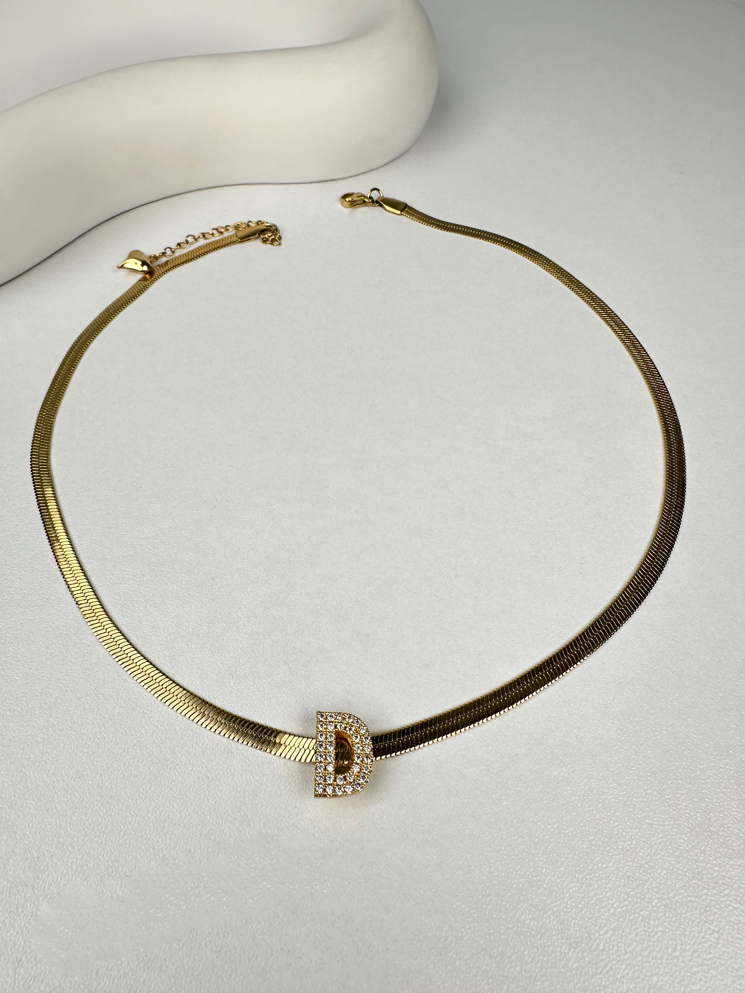 Özel Seri Taşlı Çelik Harf Kolye