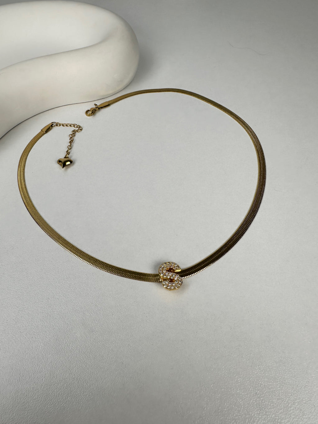 Özel Seri Taşlı Çelik Harf Kolye