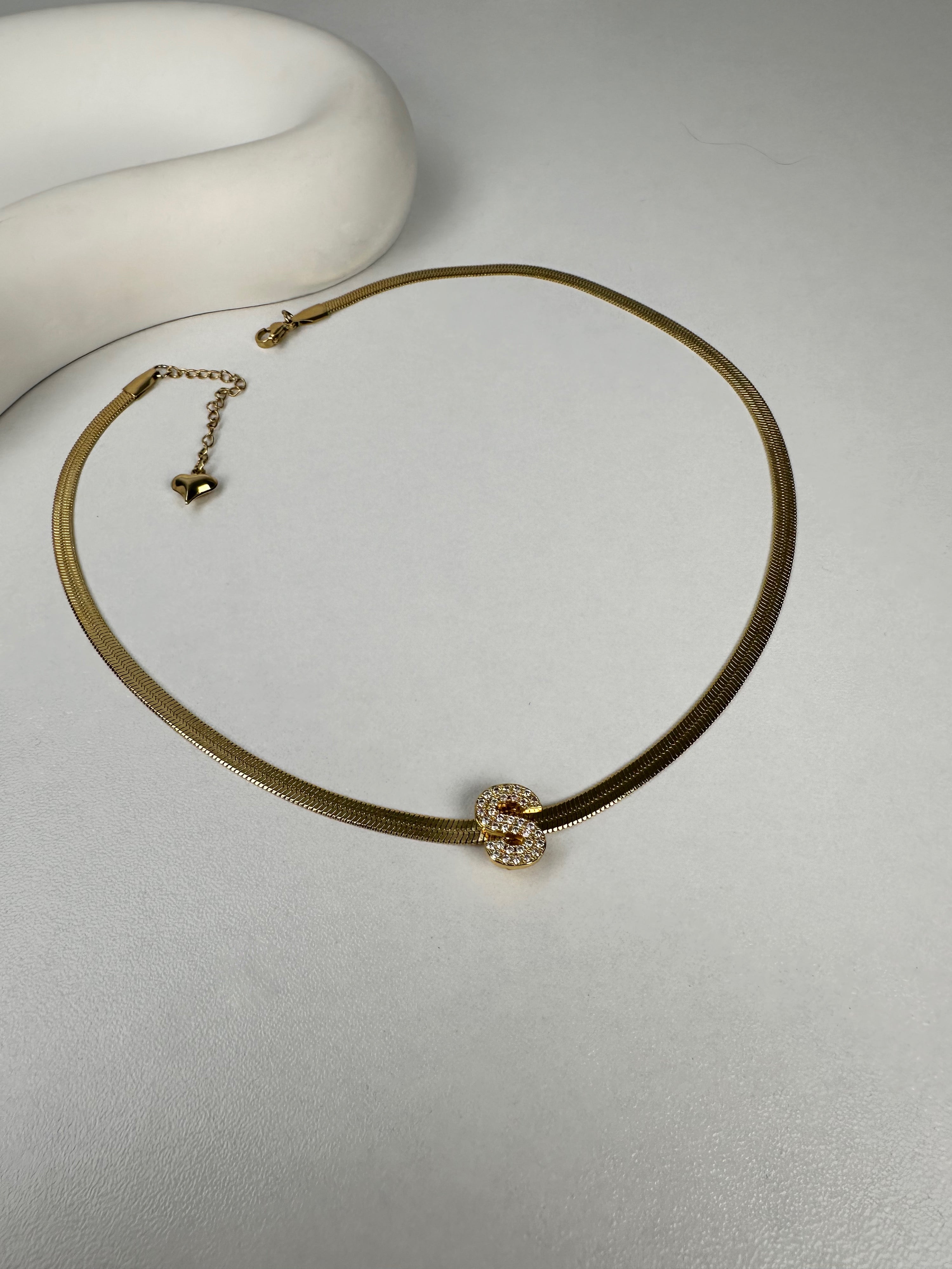 Özel Seri Taşlı Çelik Harf Kolye