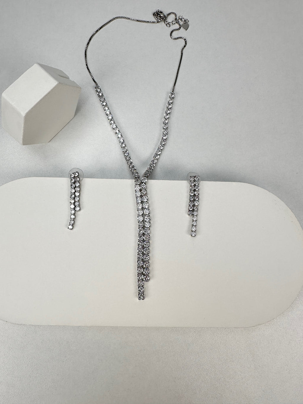 Zirkon Taşlı Set Kolye Küpe Takım