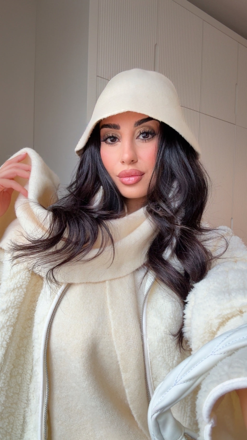 Pinterest Model Krem Şapka Atkı Takımı