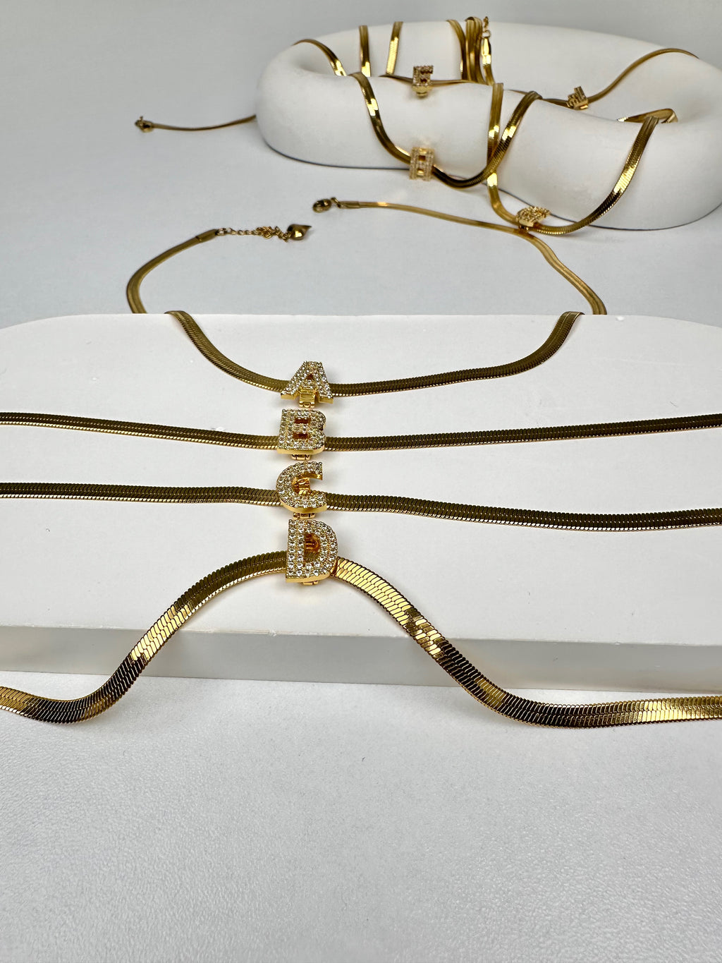 Özel Seri Taşlı Çelik Harf Kolye