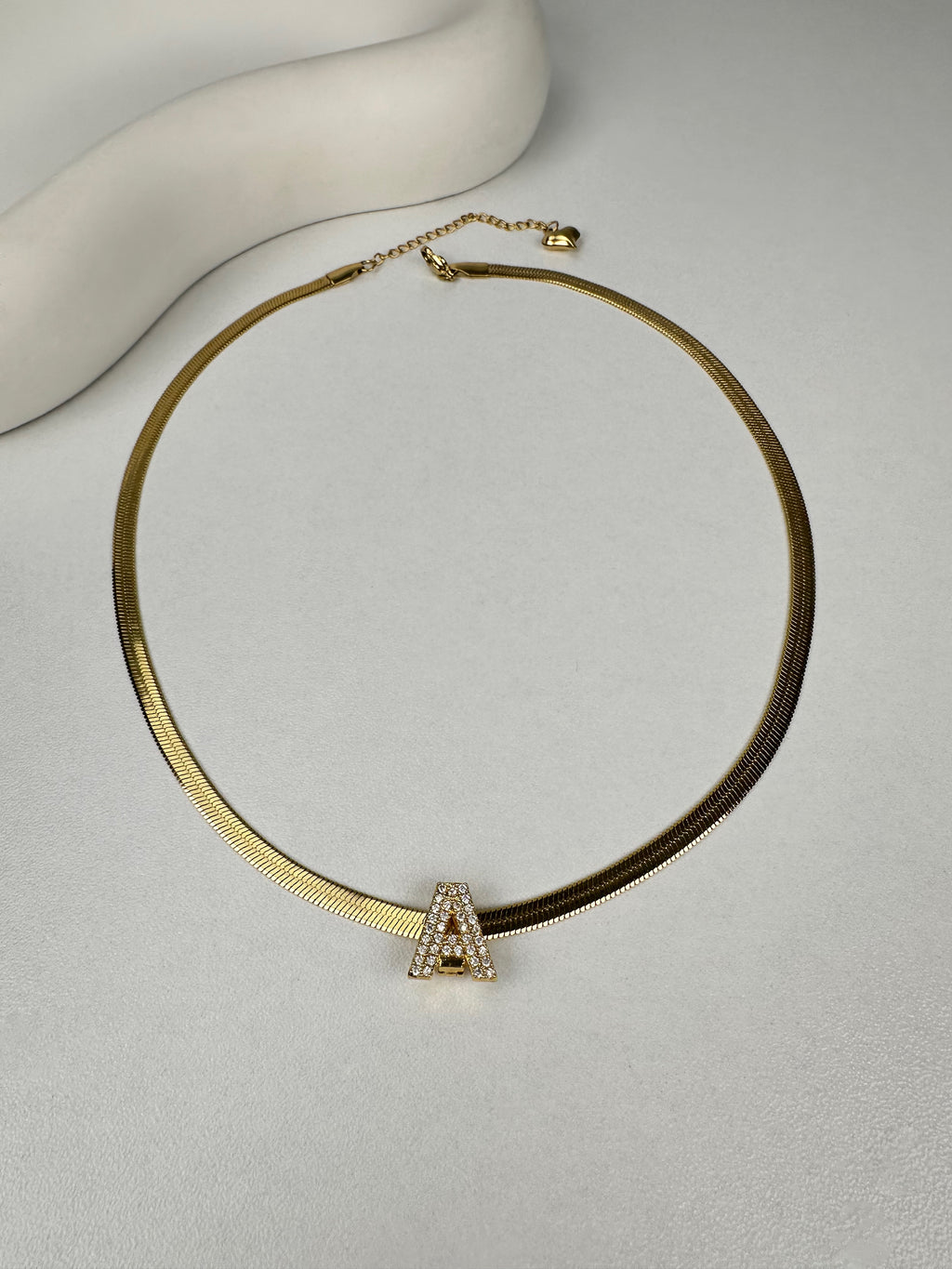 Özel Seri Taşlı Çelik Harf Kolye