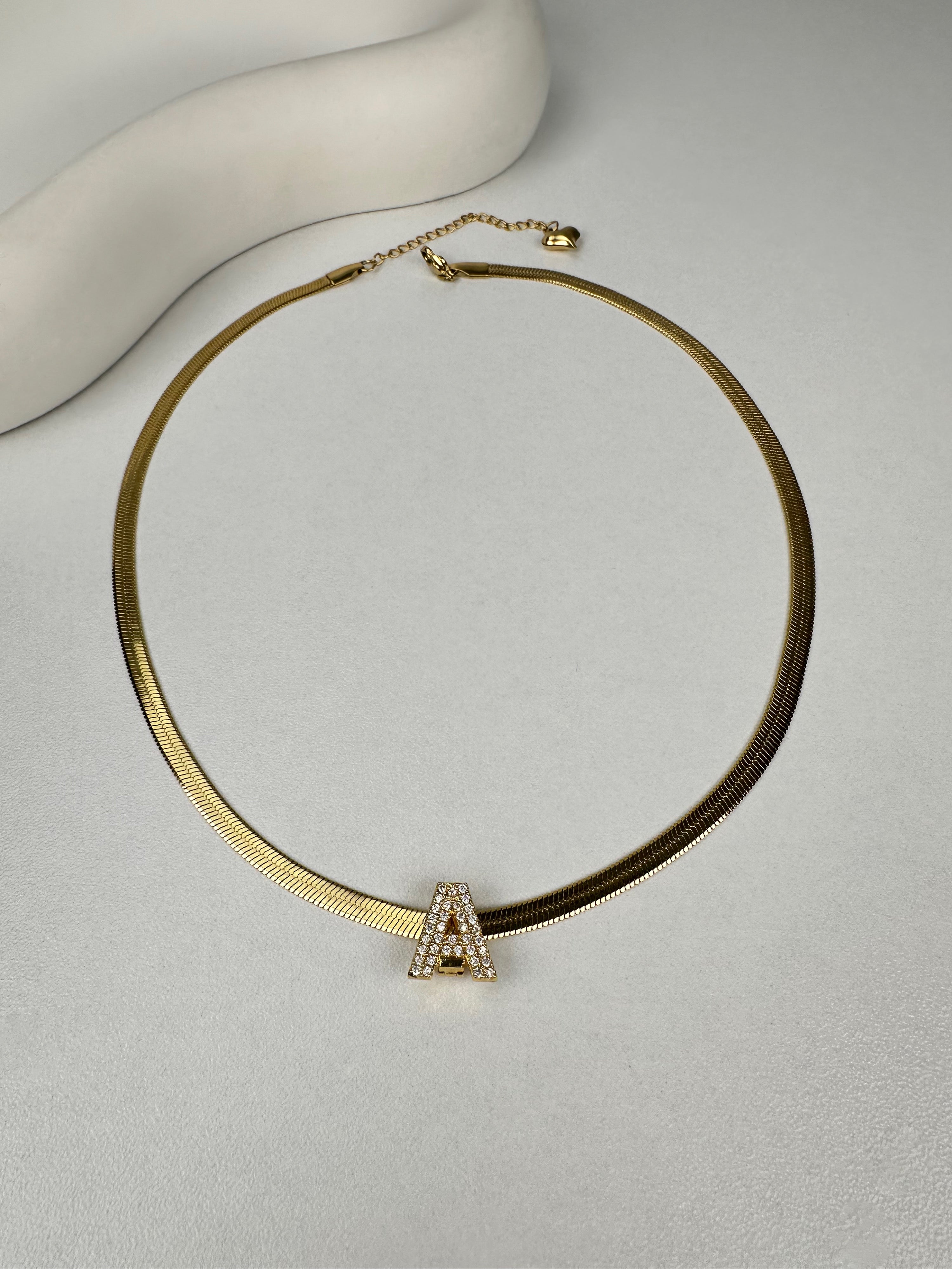 Özel Seri Taşlı Çelik Harf Kolye