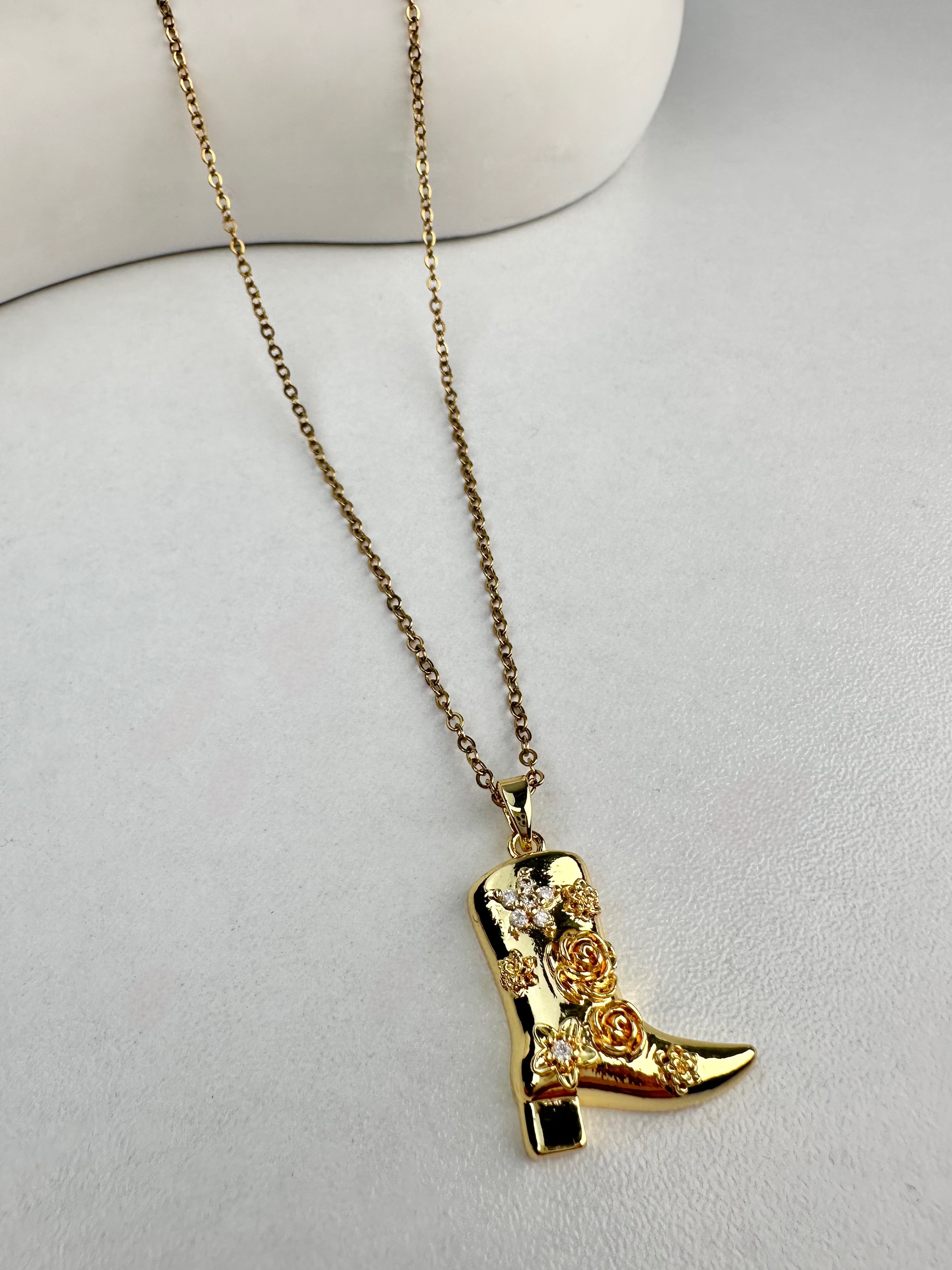 Özel Seri Gold Çizme Detay Kolye