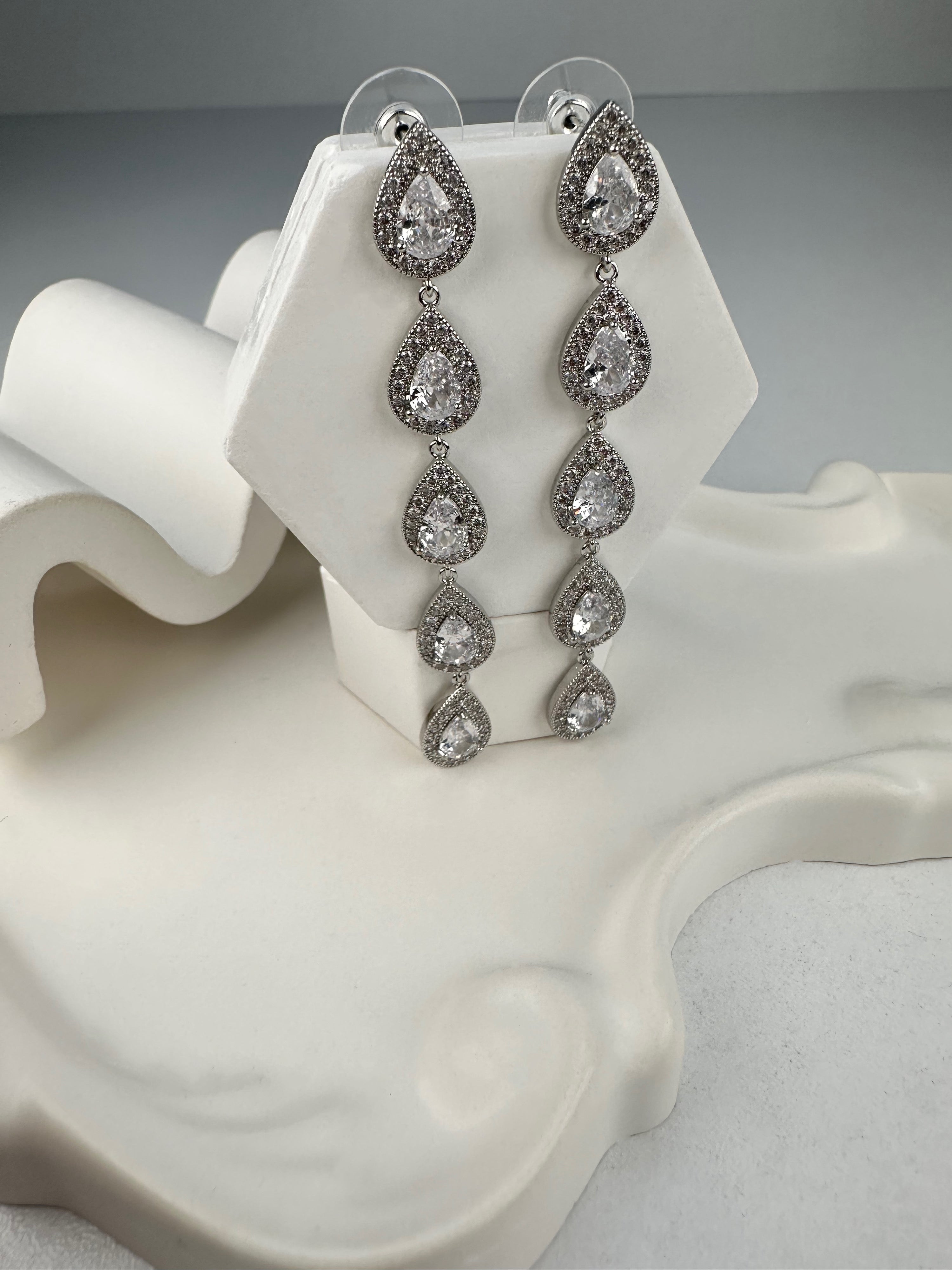 ViP Seri Elmas Desenli Taşlı  Küpe