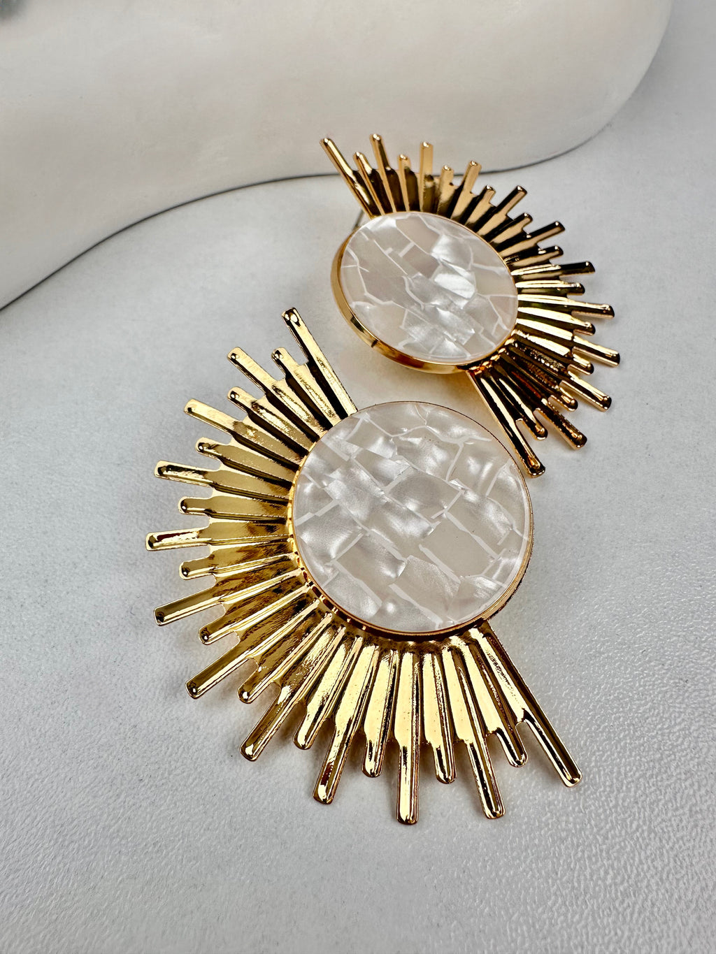 Özel Seri Beyaz Sunny Gold Küpe