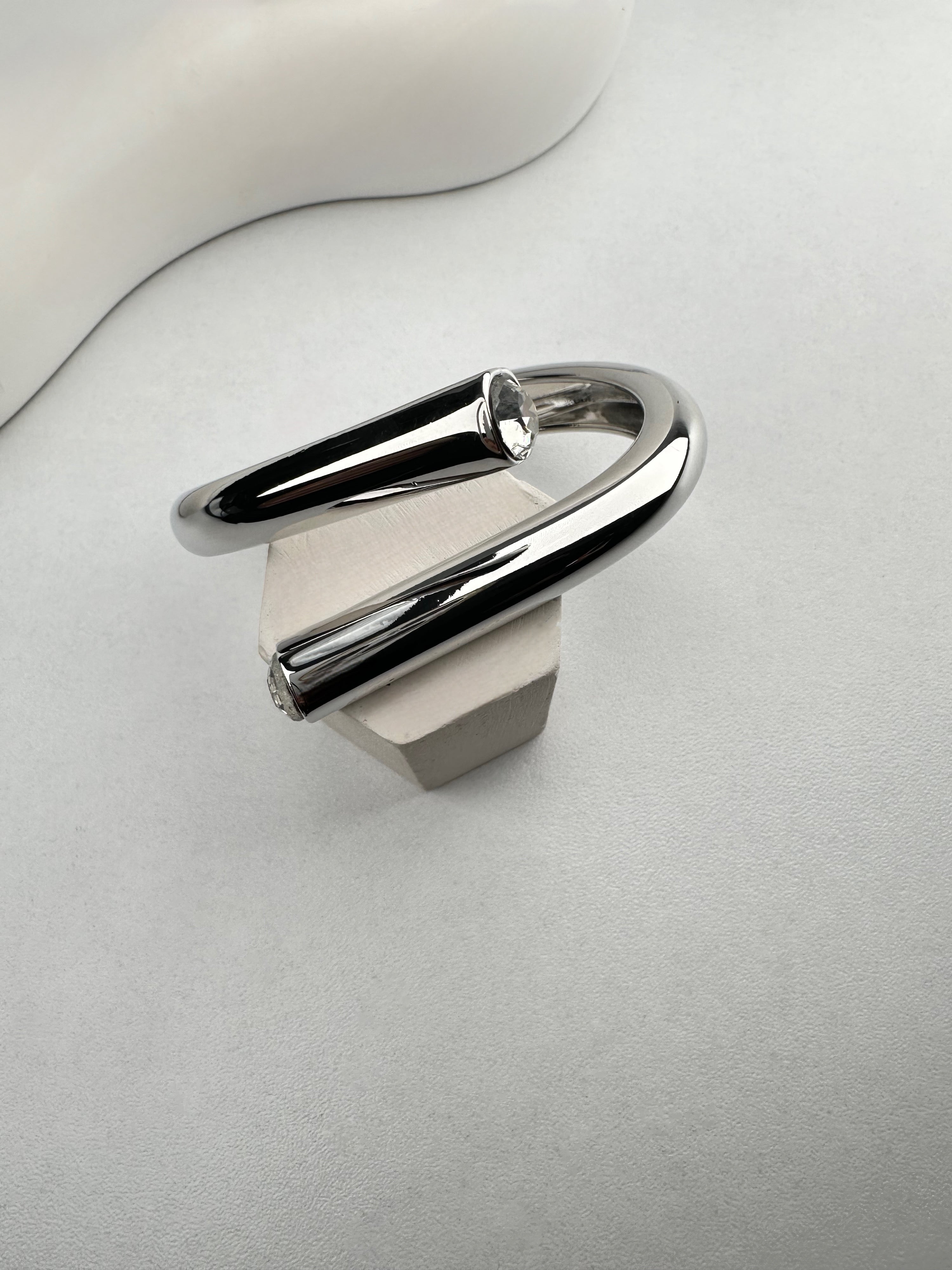 Özel Seri Taşlı Sarmal Gümüş Kelepçe Bileklik