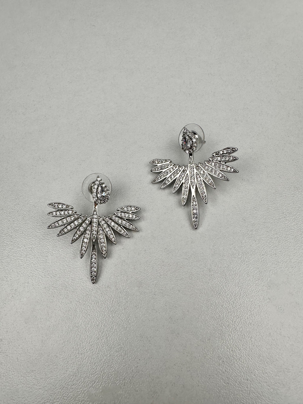 Özel Seri Taşlı Melek Desen Gümüş Küpe