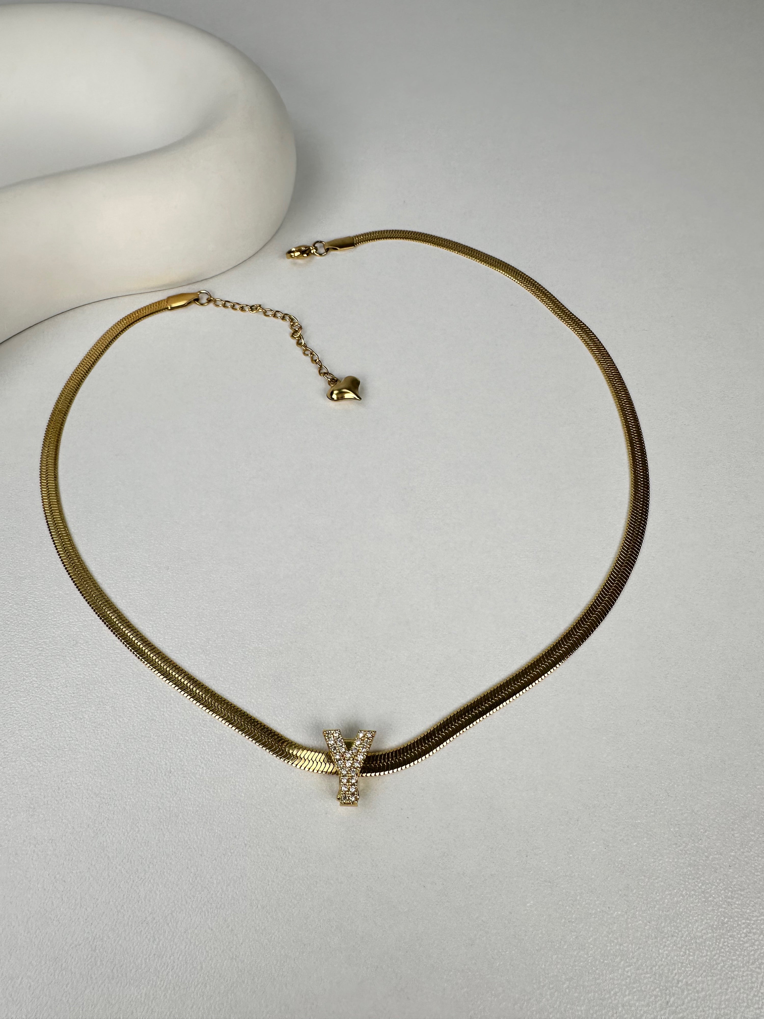 Özel Seri Taşlı Çelik Harf Kolye