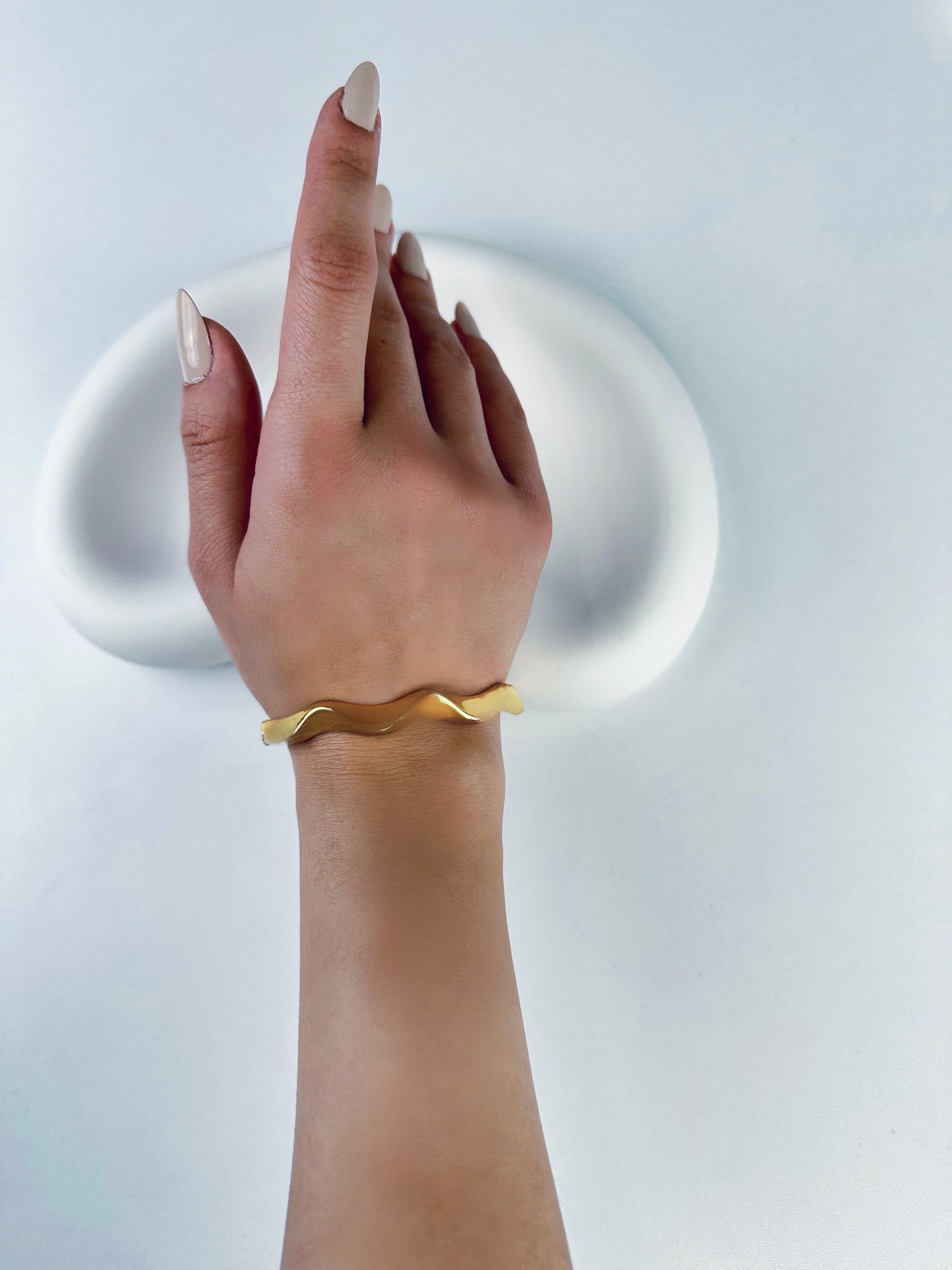 Özel Seri Gold Dalga Desenli Kelepçe