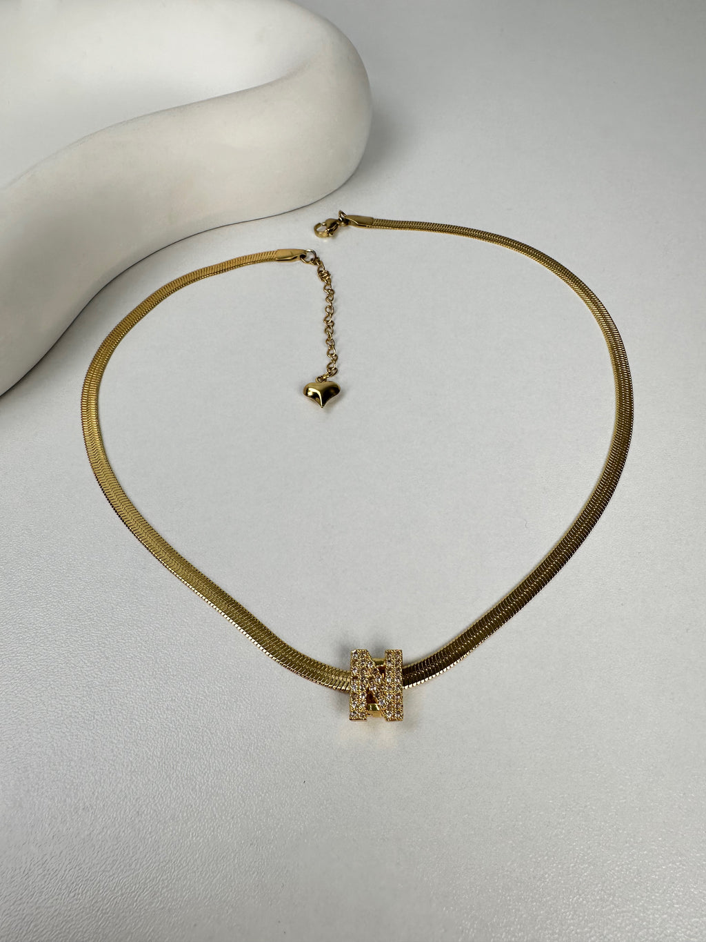 Özel Seri Taşlı Çelik Harf Kolye