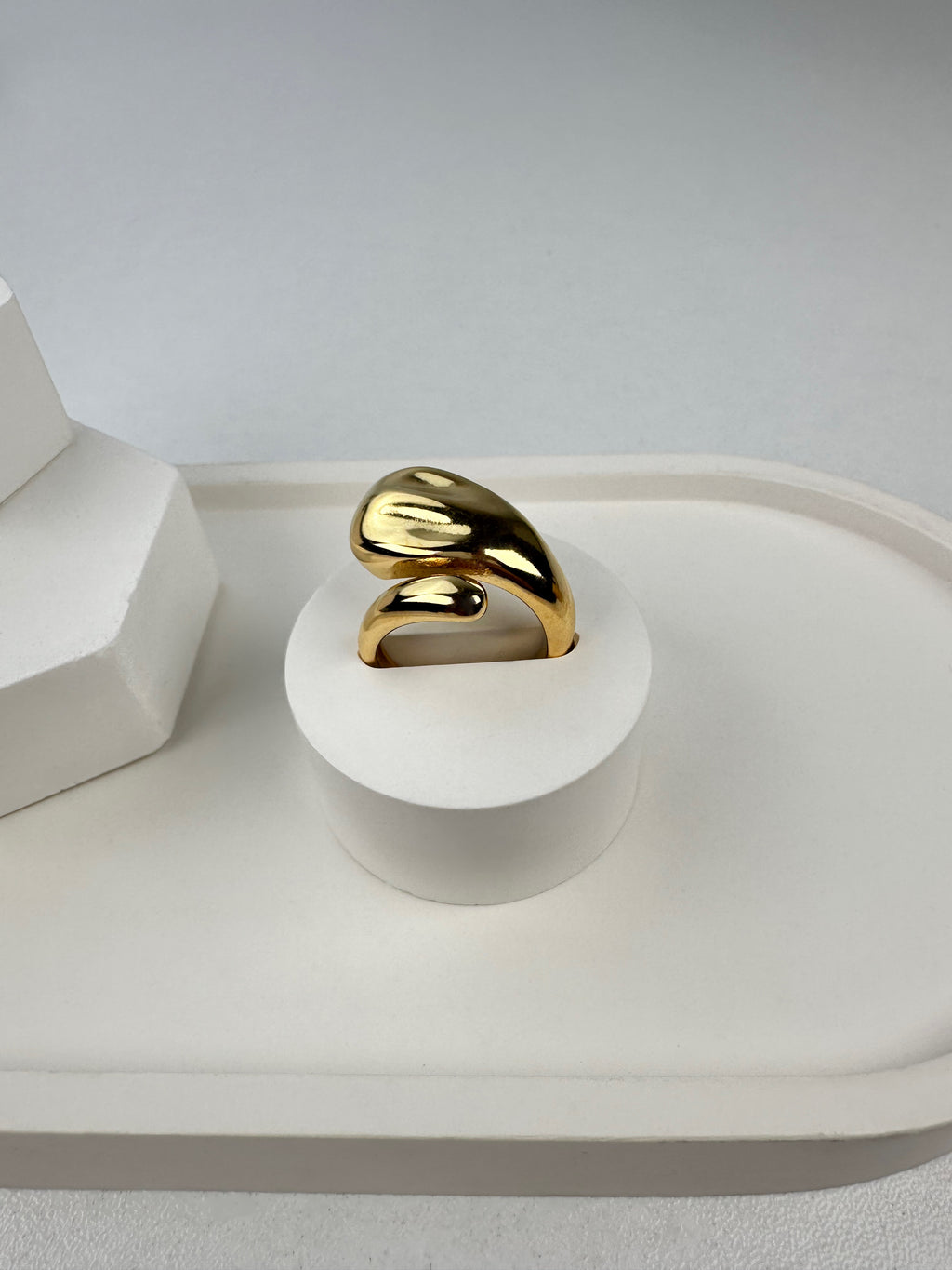 Özel Seri Bombe Yılan Desen Gold Yüzük