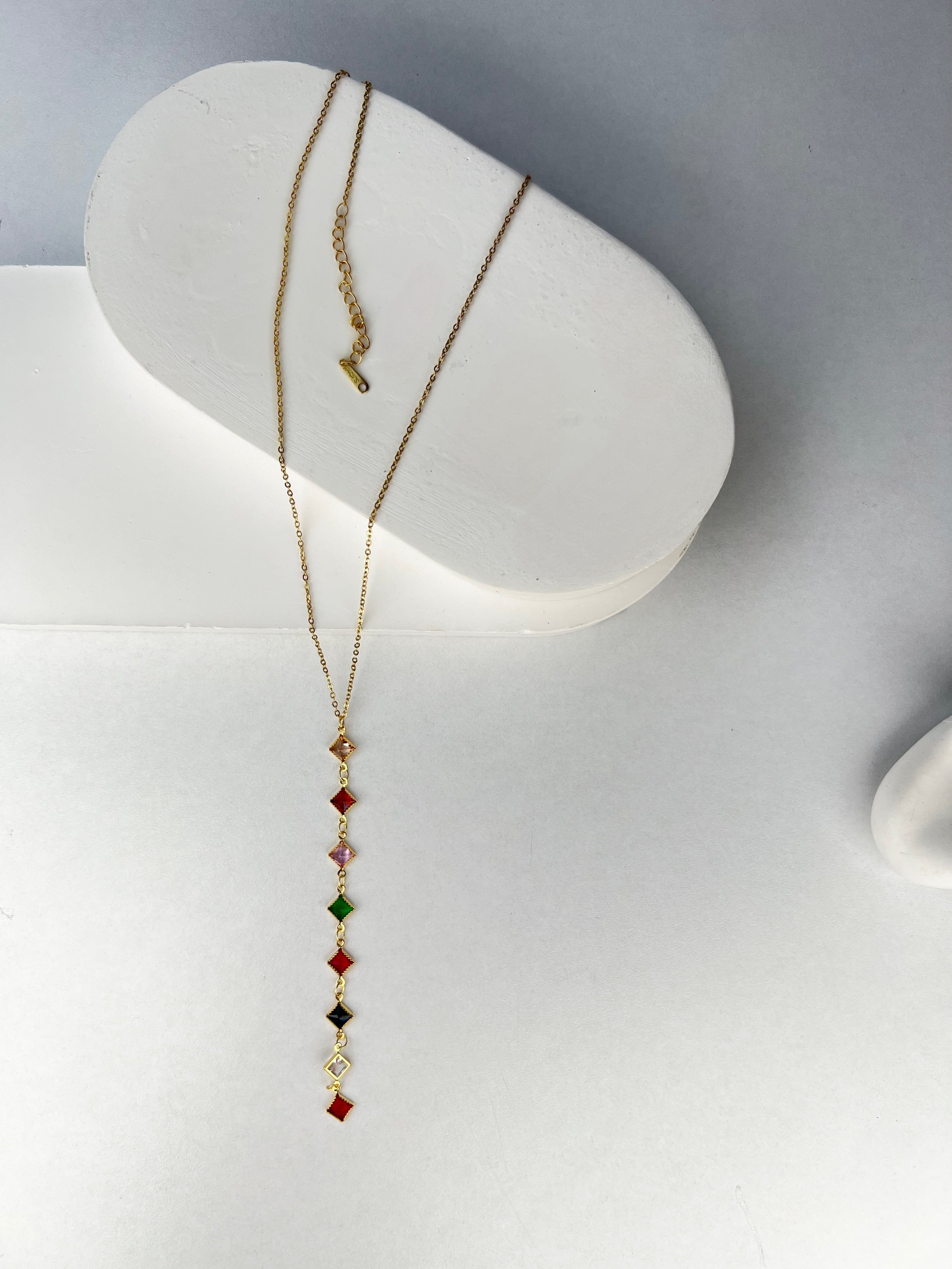Özel Seri Renkli Taşlı Dörtgen Dekolte Kolye