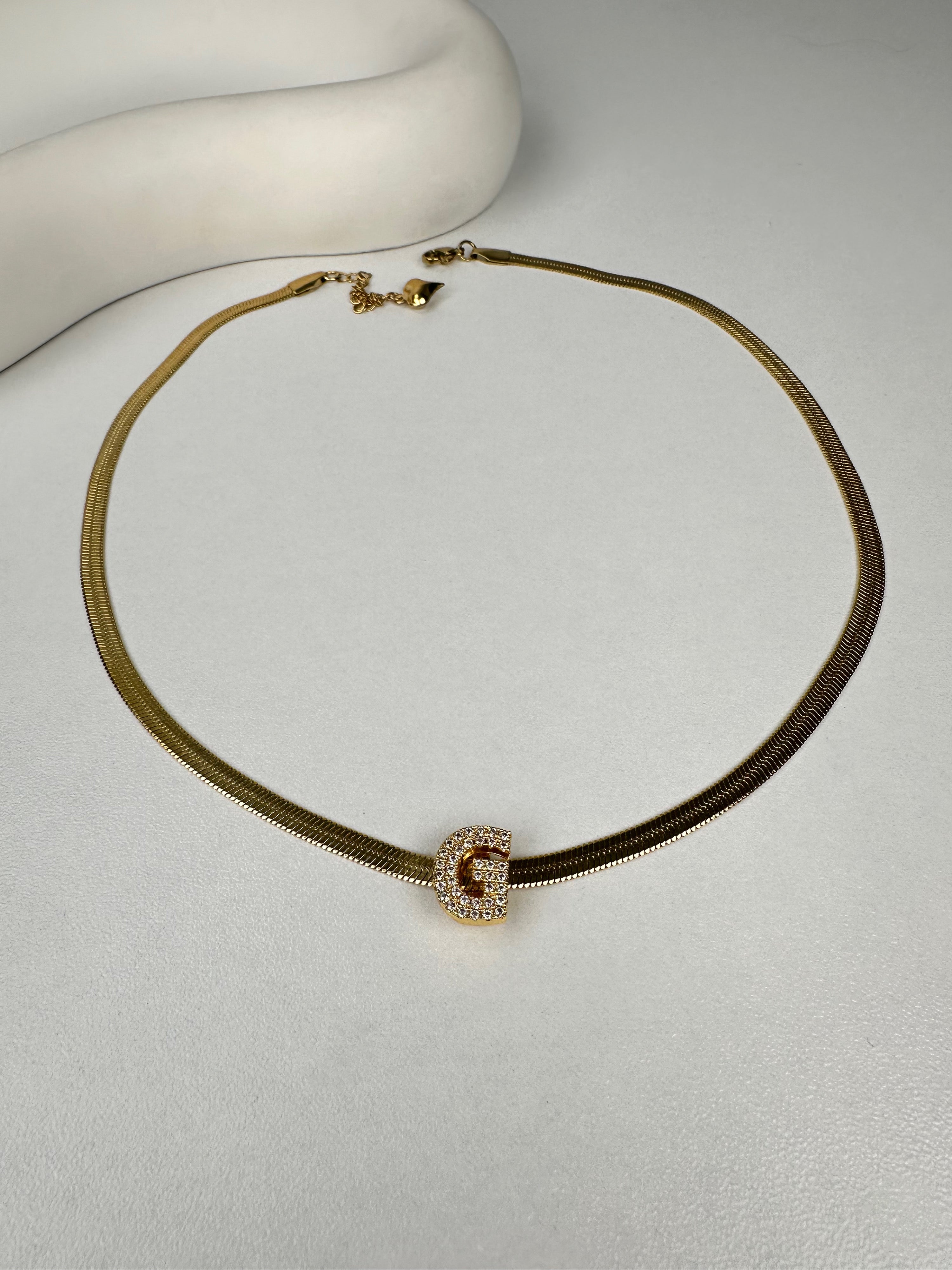 Özel Seri Taşlı Çelik Harf Kolye