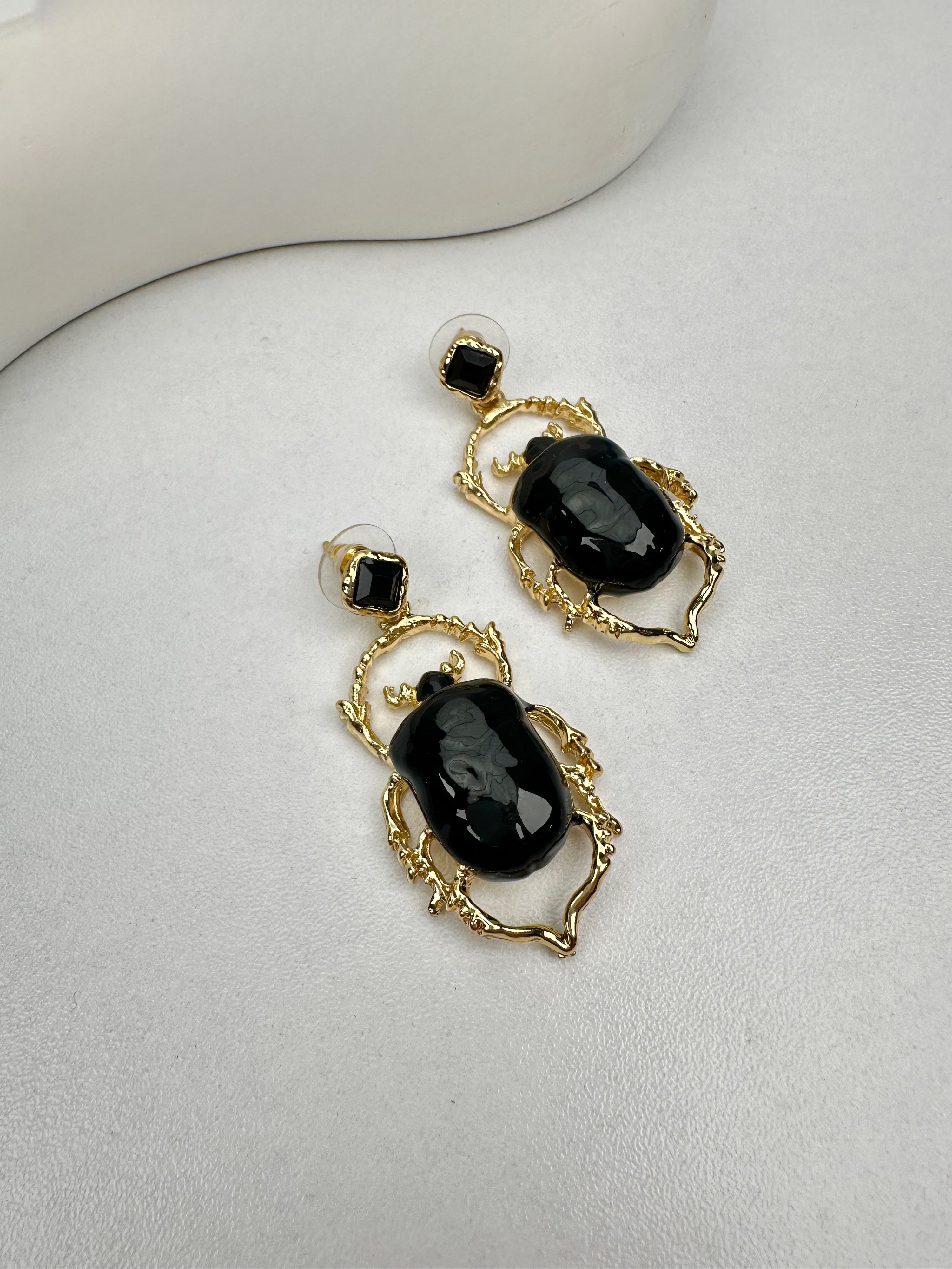 Özel Seri Gold Siyah Tasarım Küpe