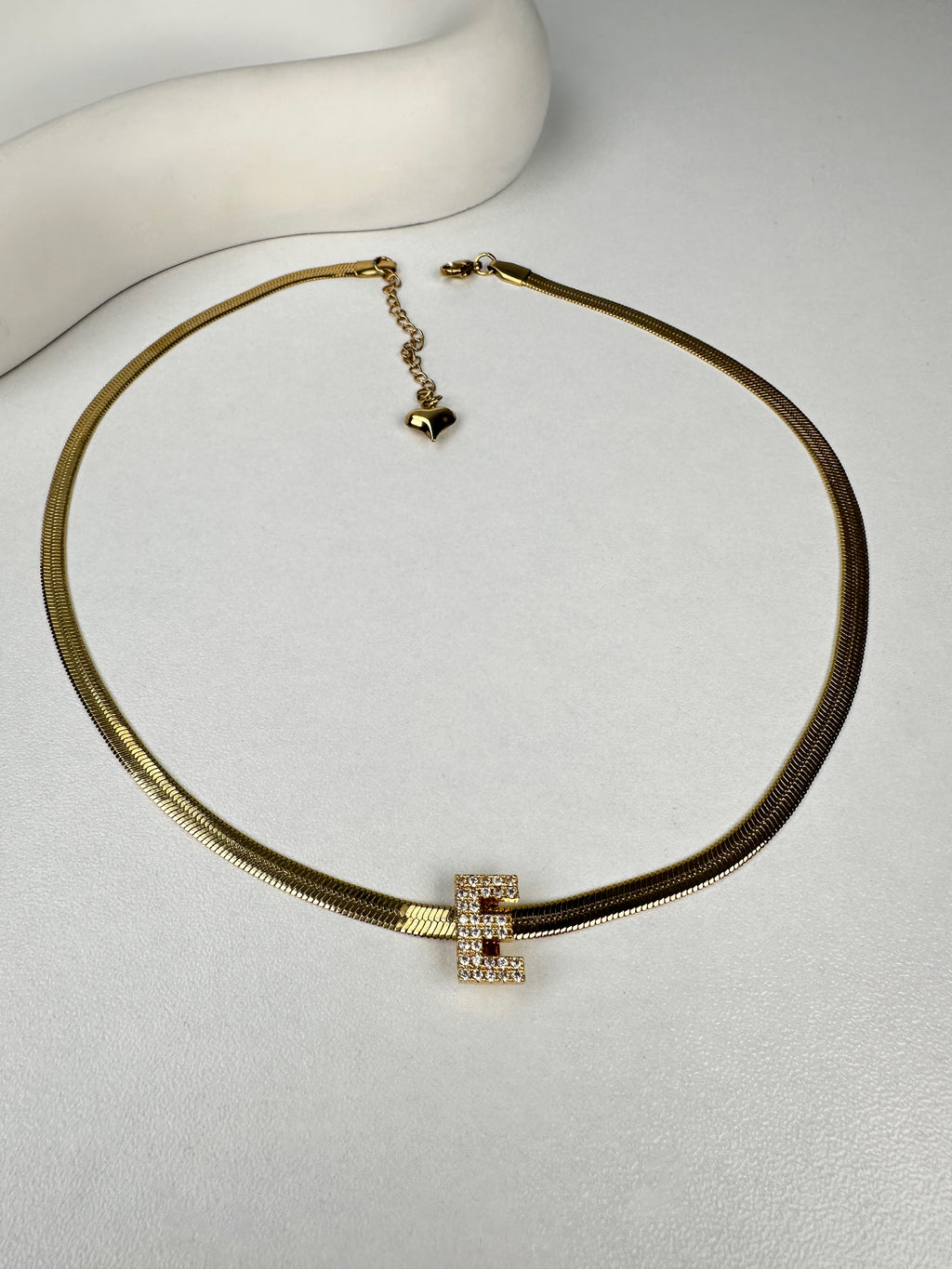 Özel Seri Taşlı Çelik Harf Kolye