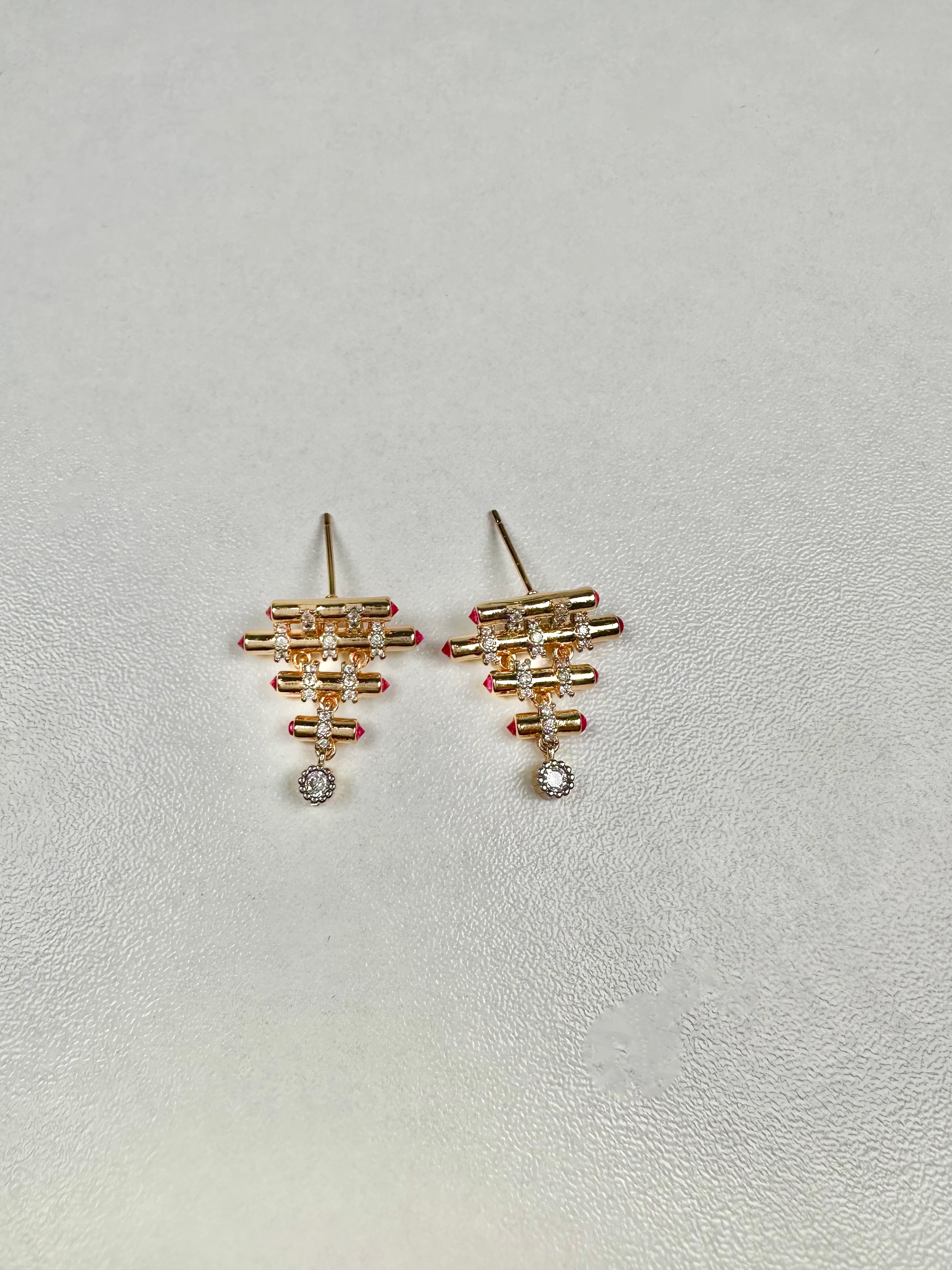 Özel Seri Serenay Sallantı Zirkon Taş Küpe