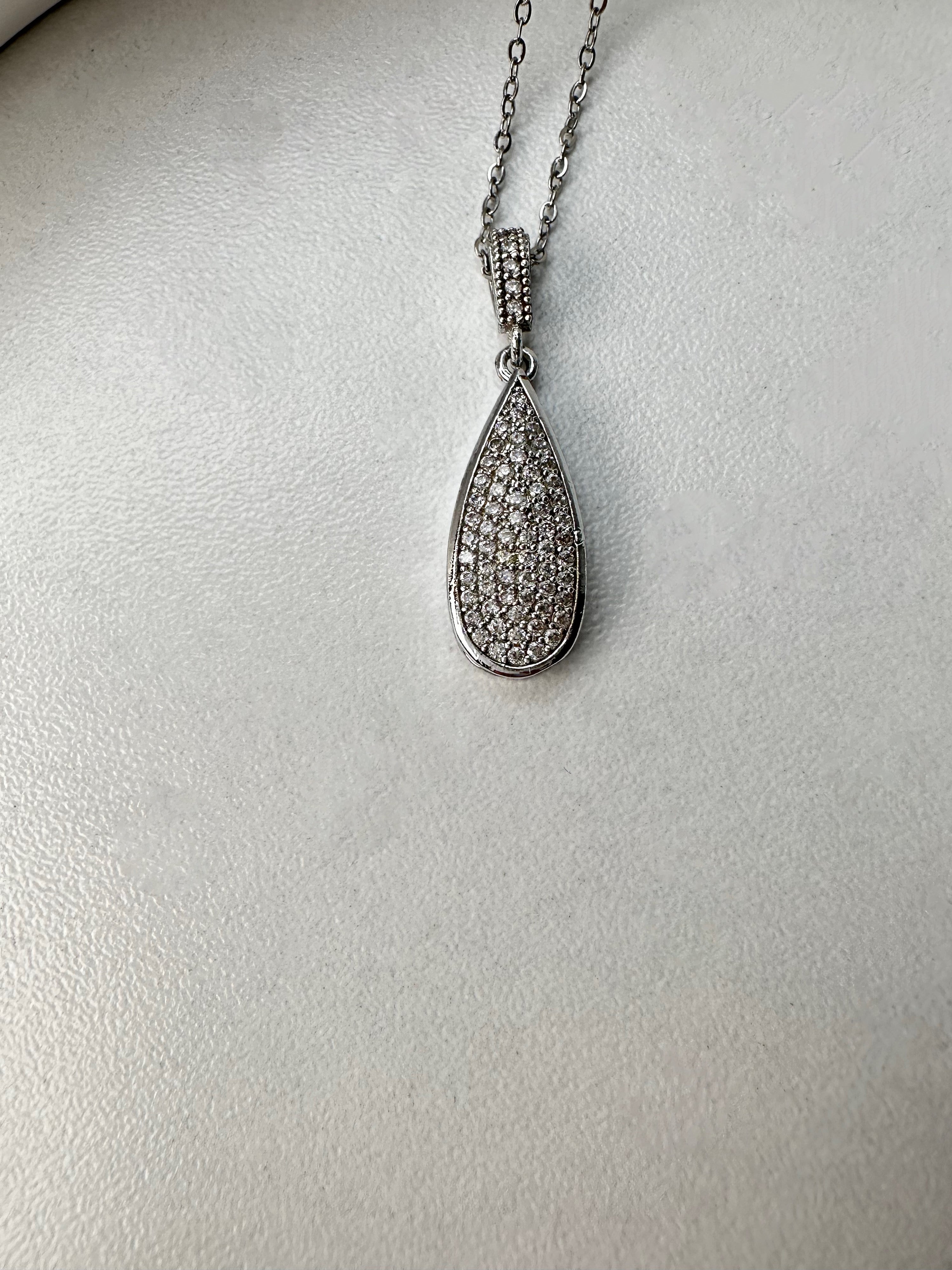 Özel Seri Gümüş Damla Taşlı Kolye