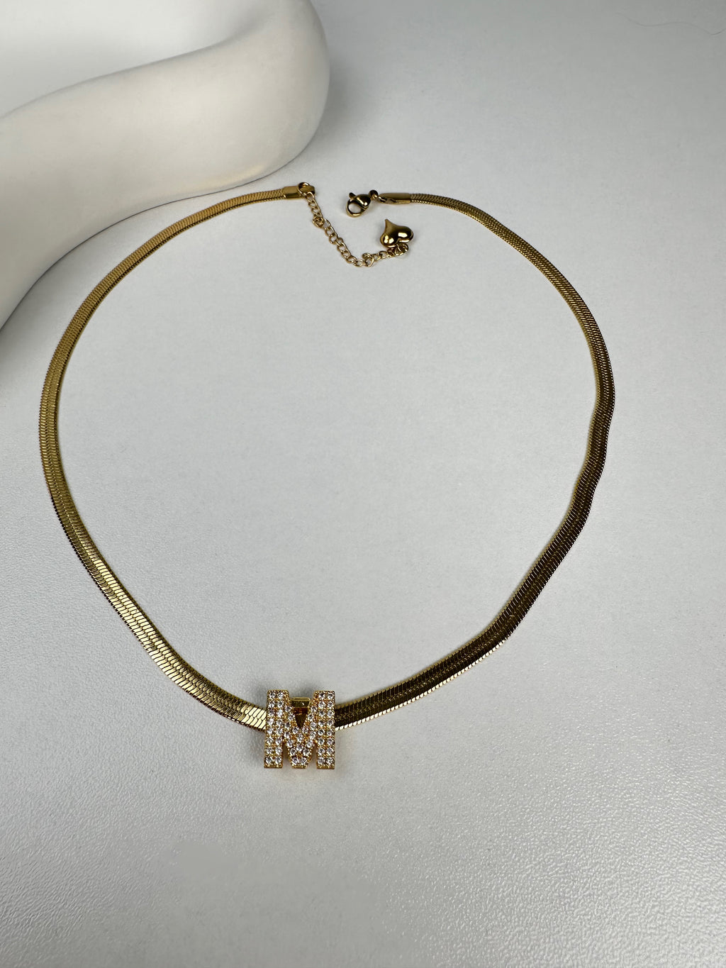 Özel Seri Taşlı Çelik Harf Kolye