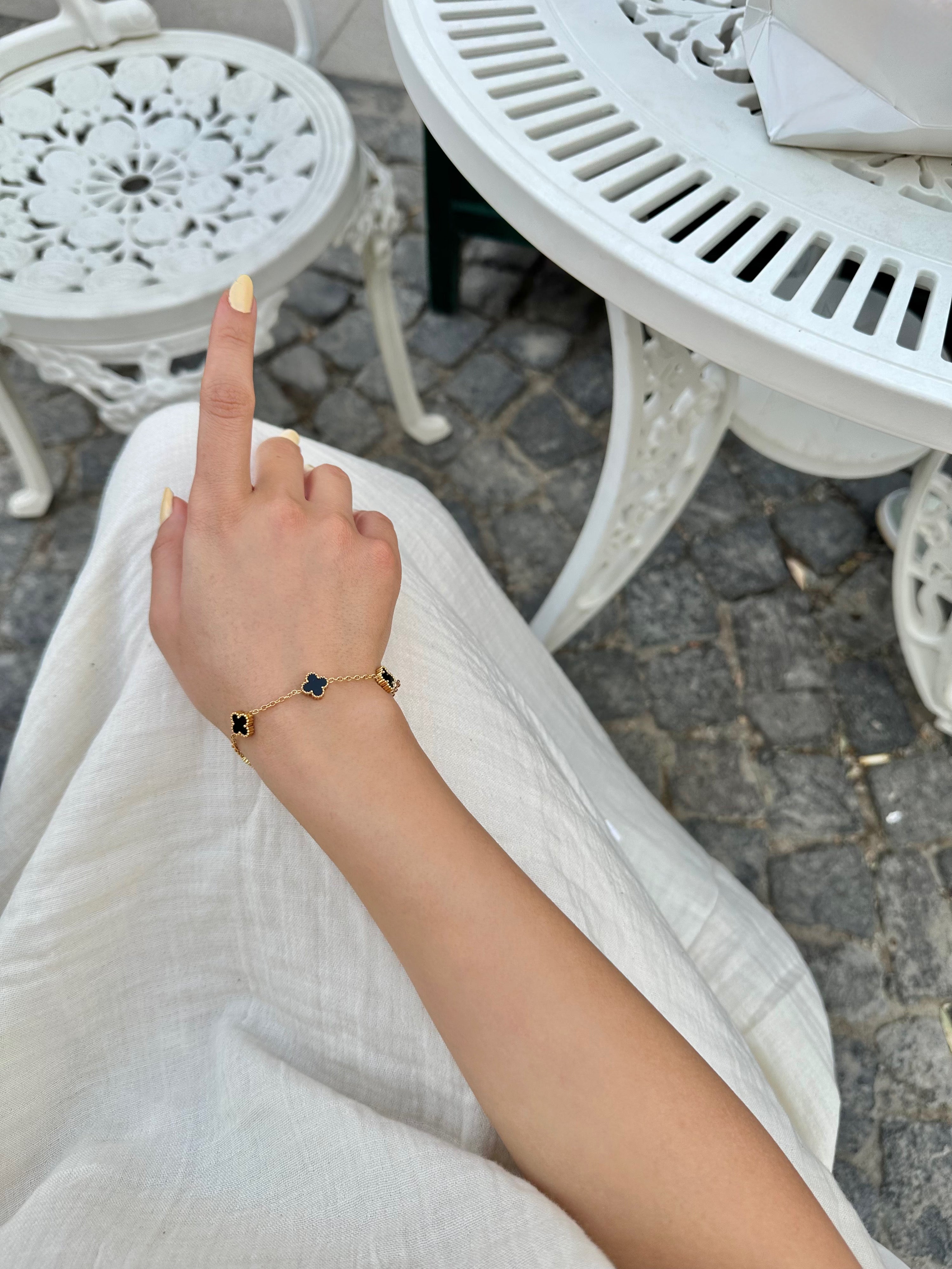 Mini CLF Siyah Yonca Bileklik