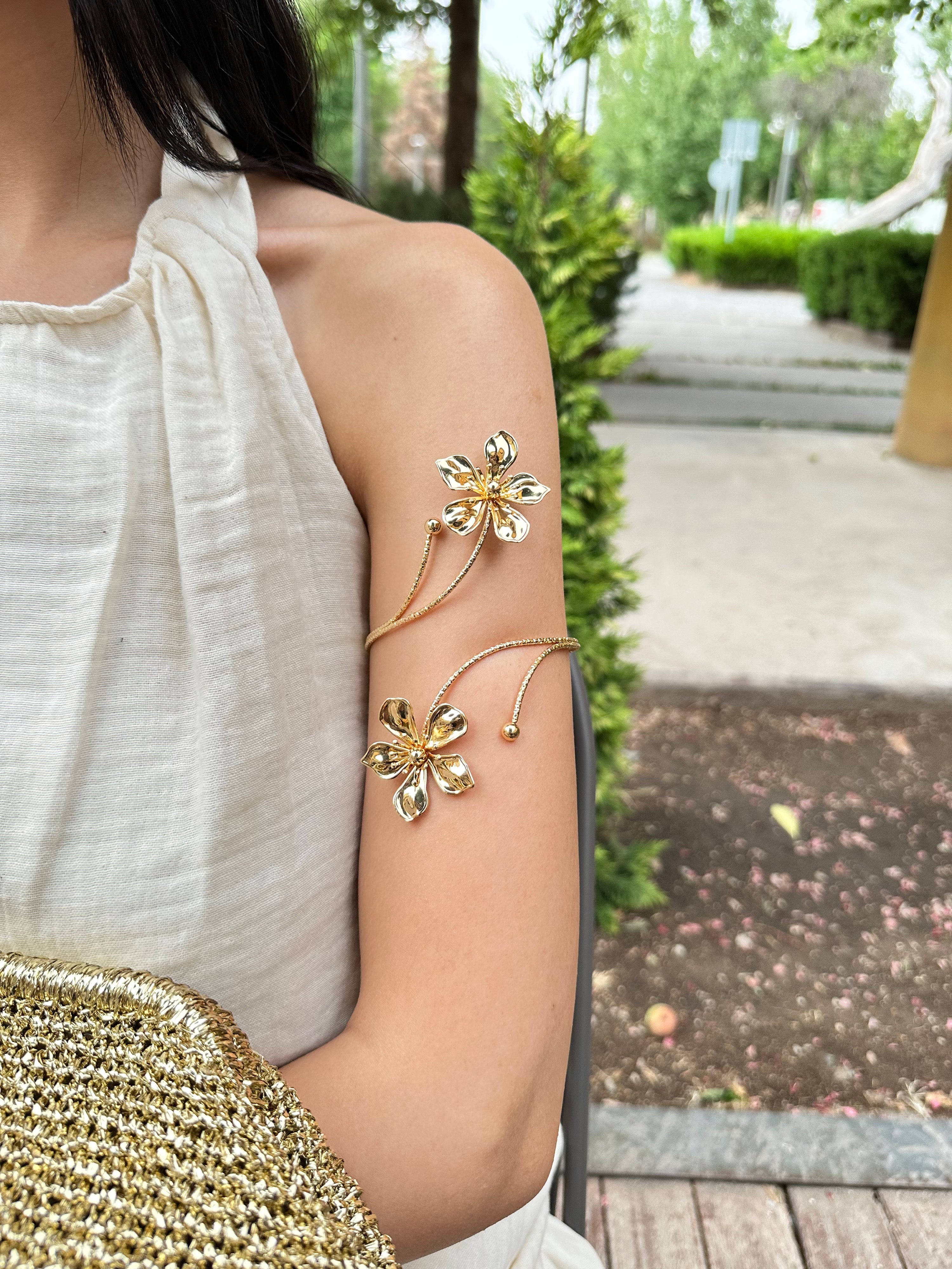 Özel Seri Çiçek Detaylı Pazu Bilekliği