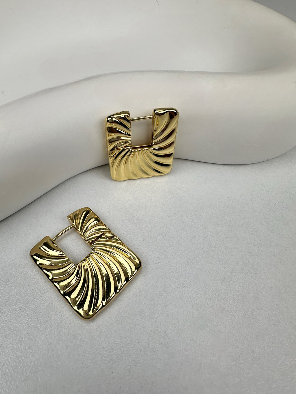 Özel Seri Serenay Gold Küpe