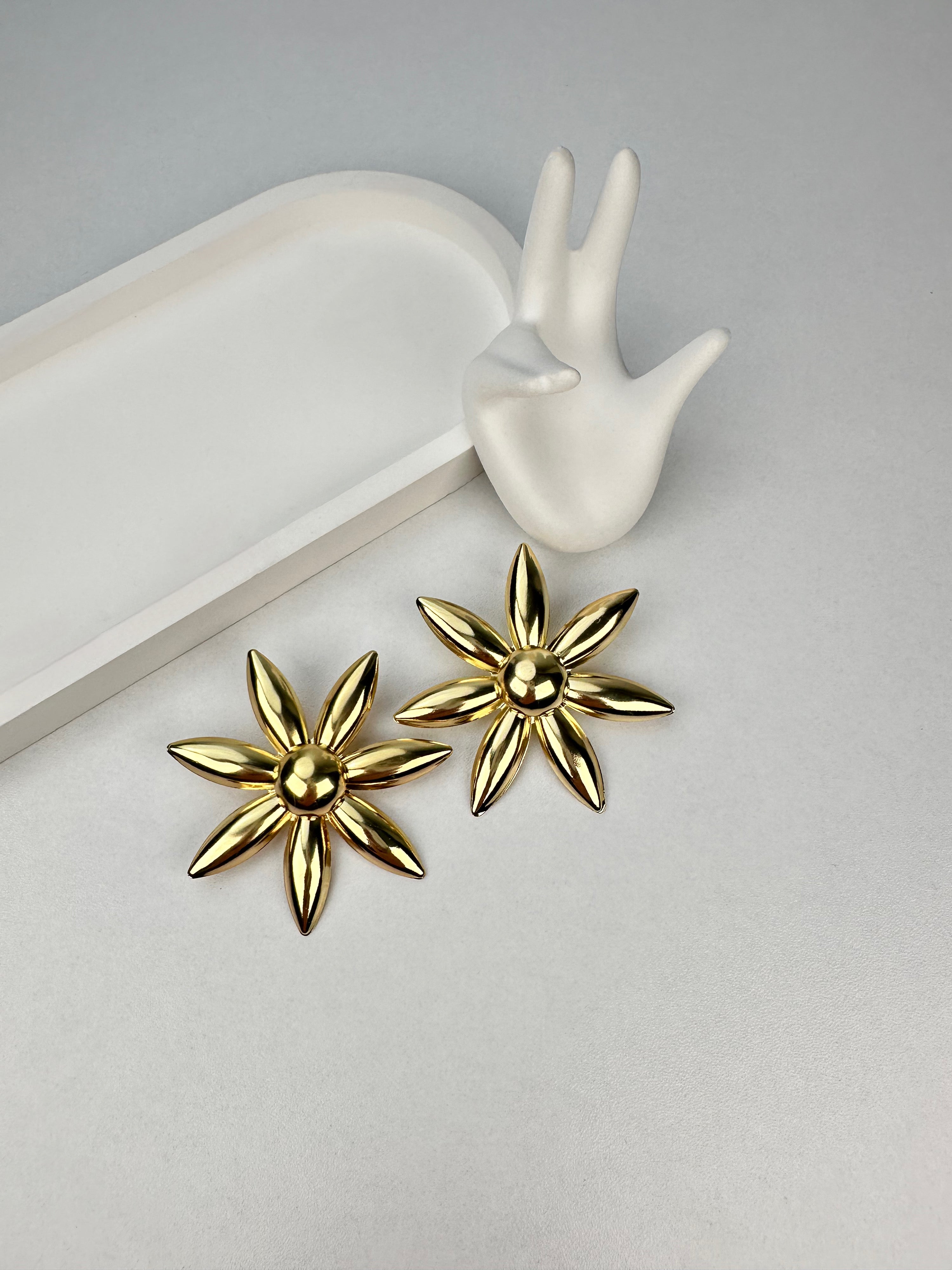 Zr Model Çiçek Gold Küpe