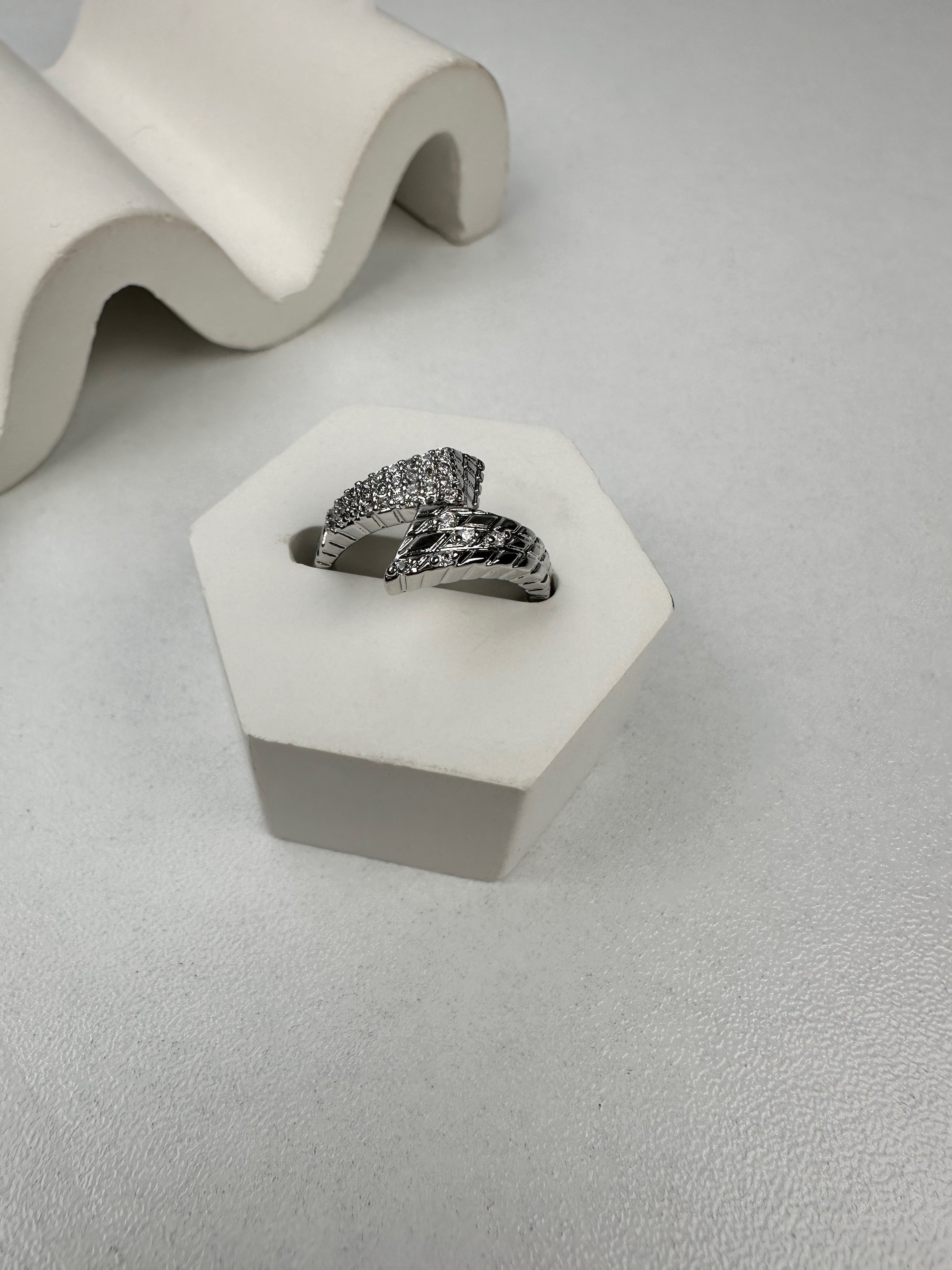 Özel Seri Gümüş Çapraz Sarmal Yüzük