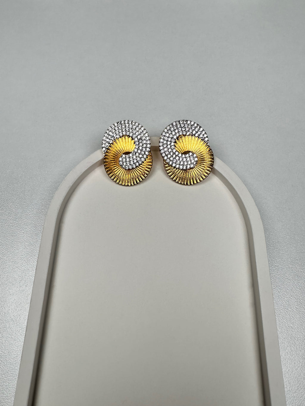 Özel Seri Zirkon Taşlı Geo Desen Küpe