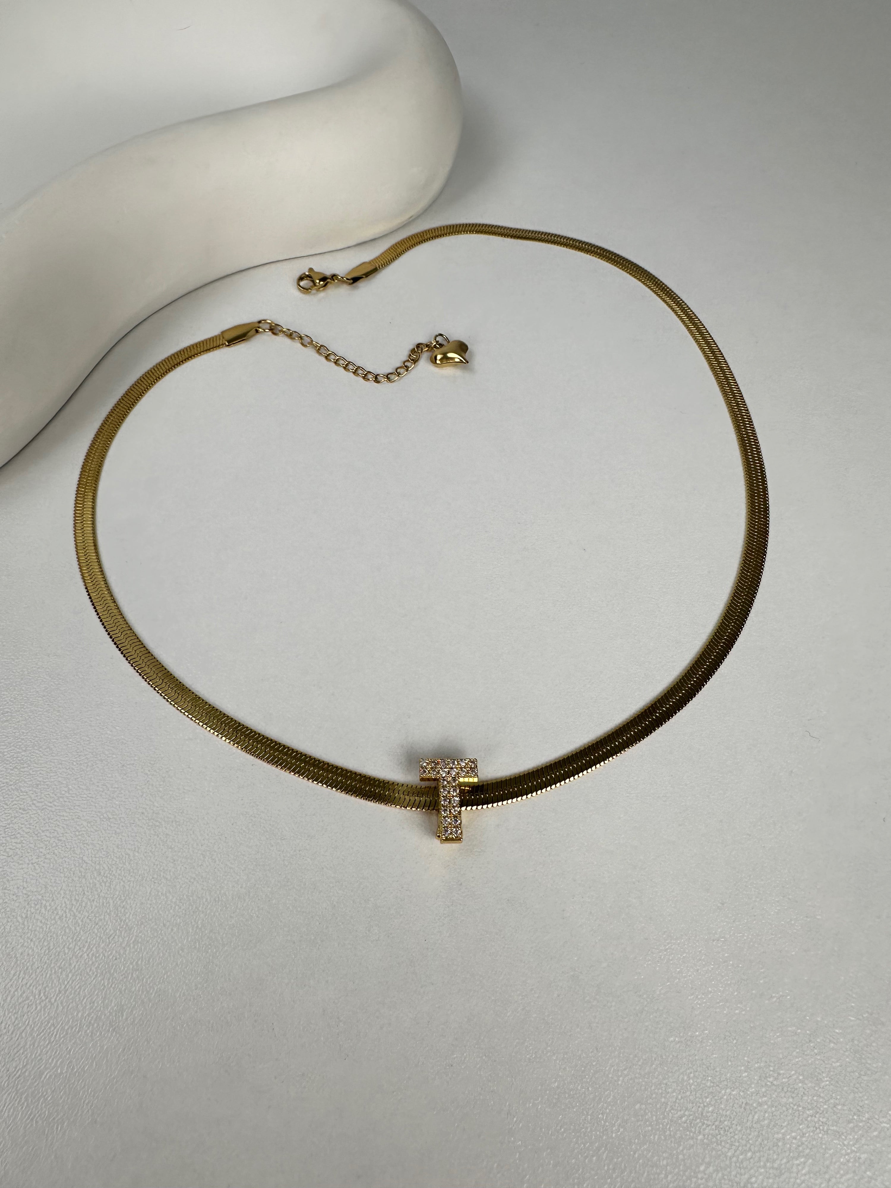 Özel Seri Taşlı Çelik Harf Kolye