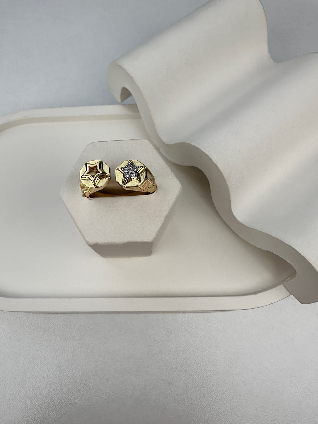 Özel Seri Yıldızlı Gold Yüzük