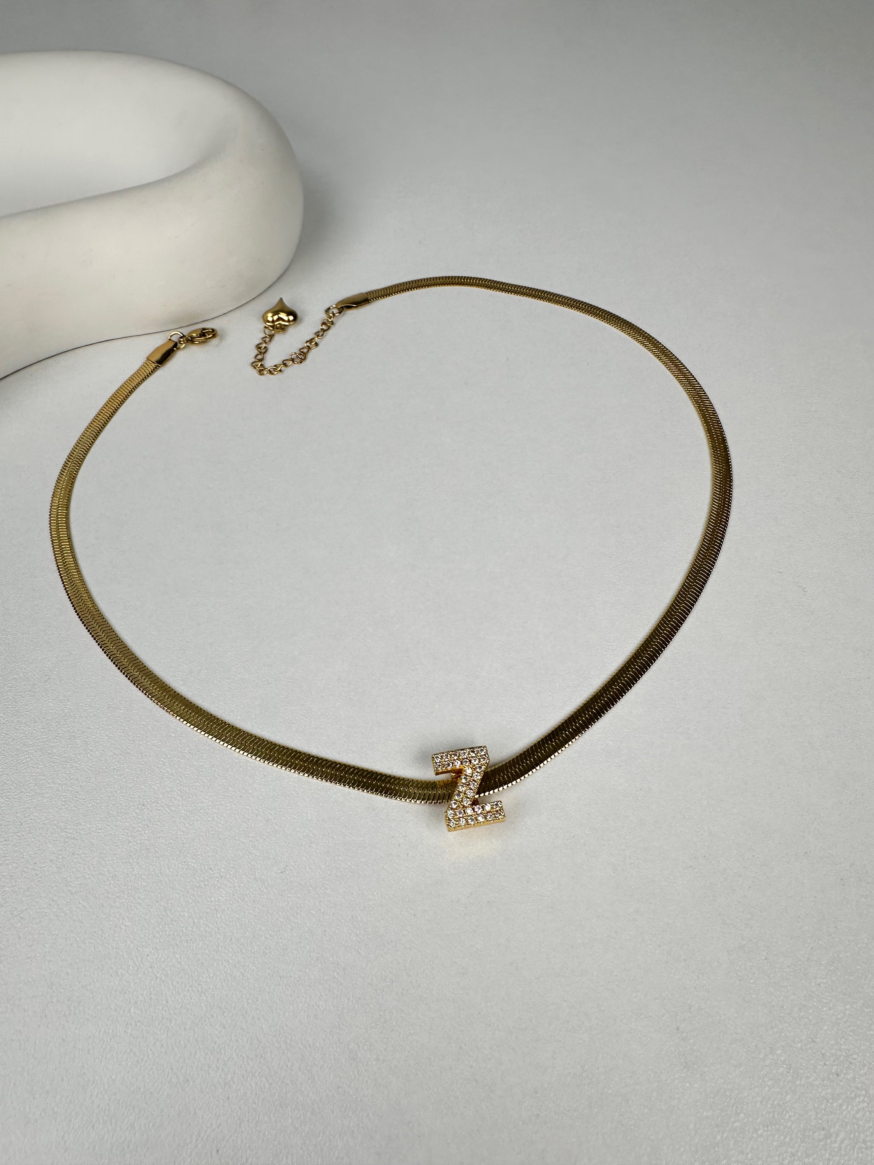 Özel Seri Taşlı Çelik Harf Kolye