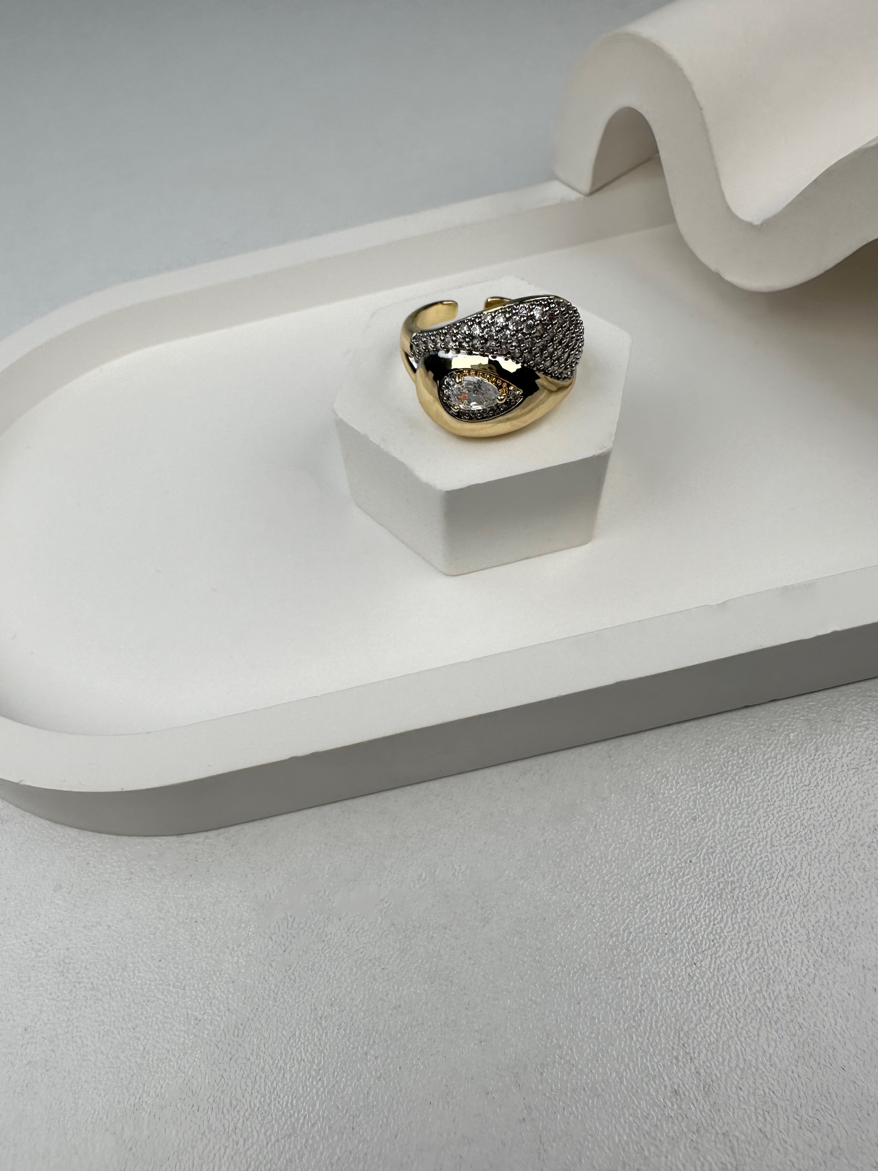 Özel Seri Taşlı Göz Tasarım Yüzük