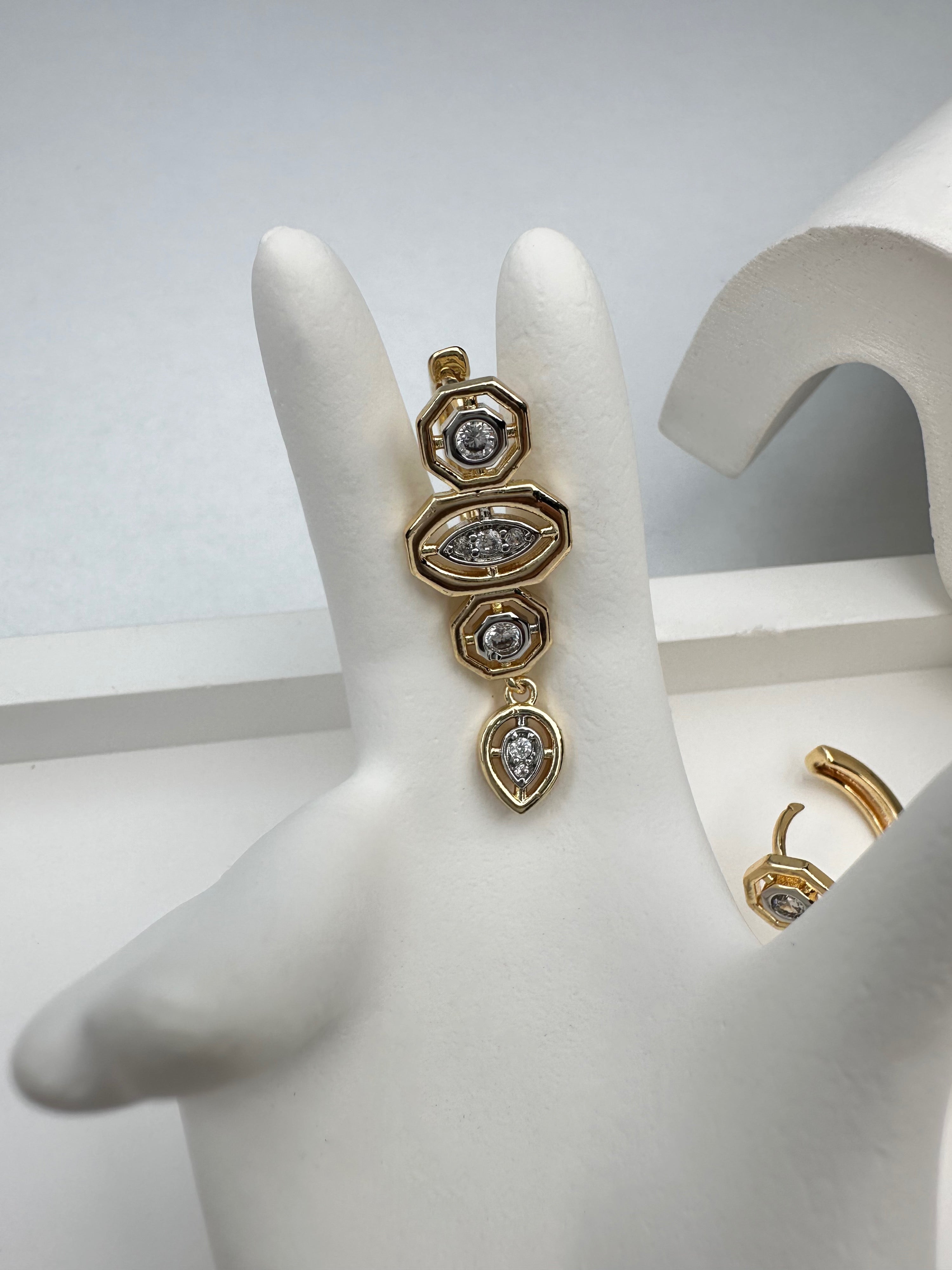 Özel Seri Taşlı Tasarım Sallantılı Küpe