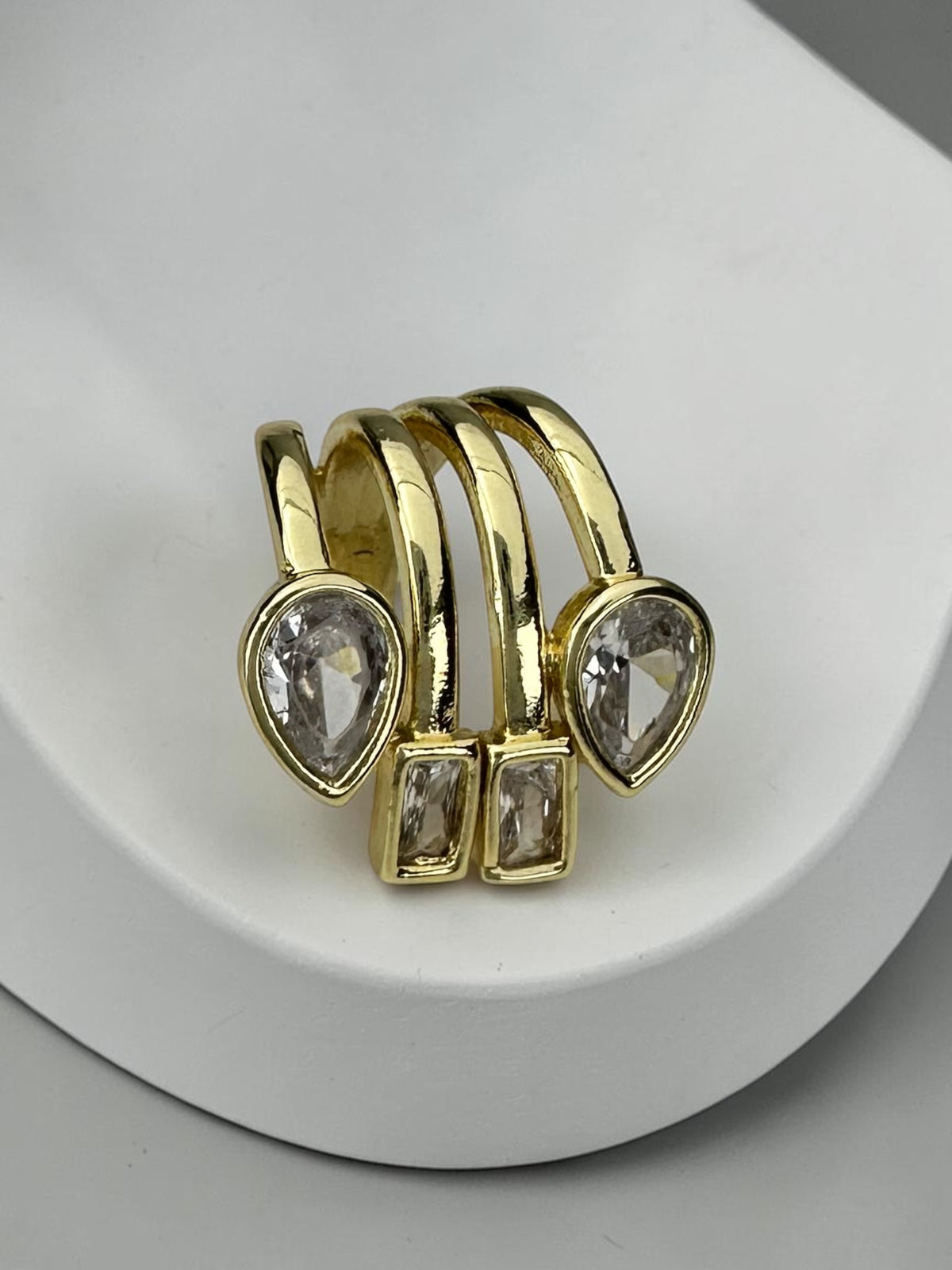 Pırlanta Detay Gold  Kıkırdak Küpe
