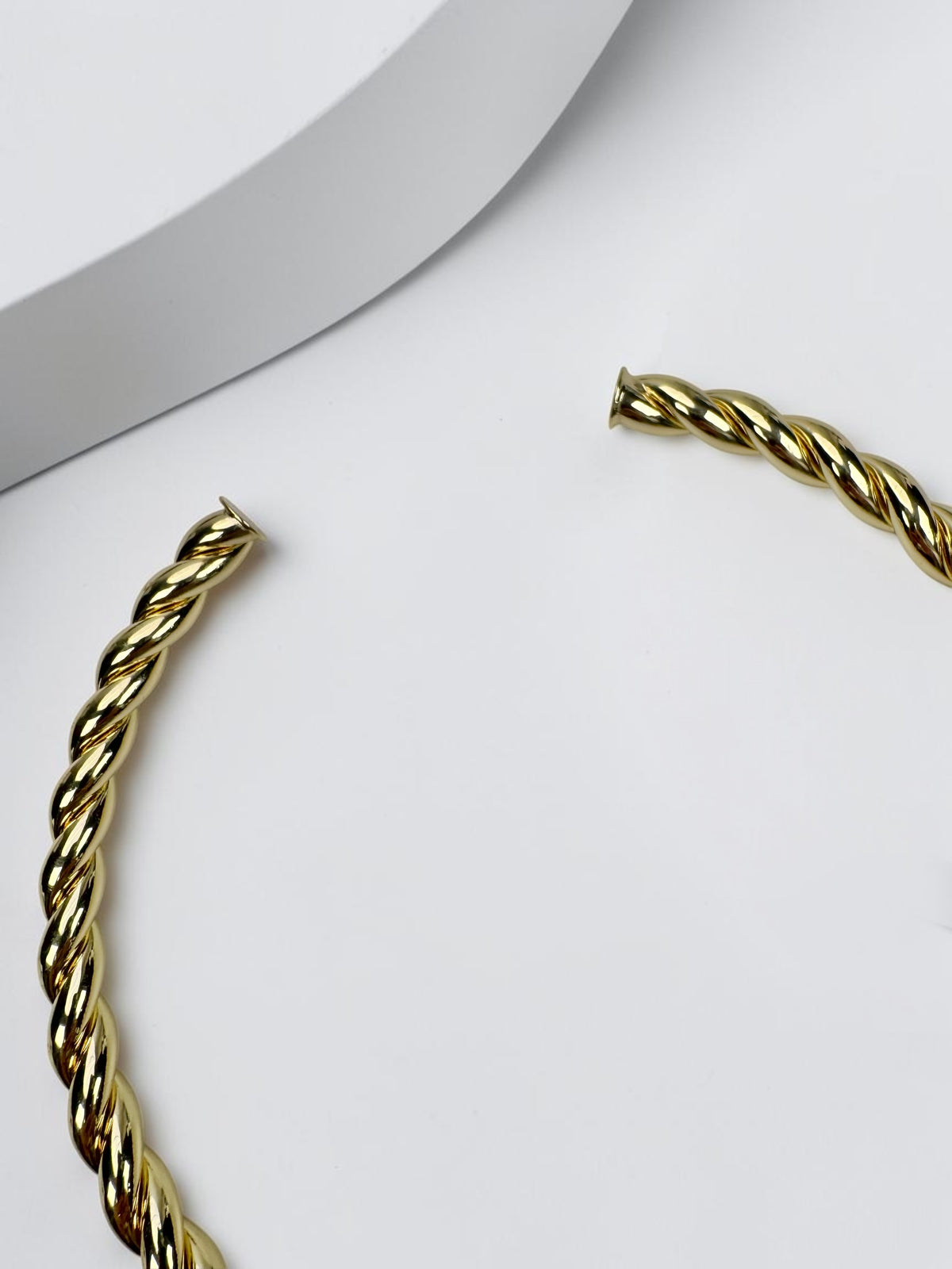 Burgu Model Choker Gold Kolye