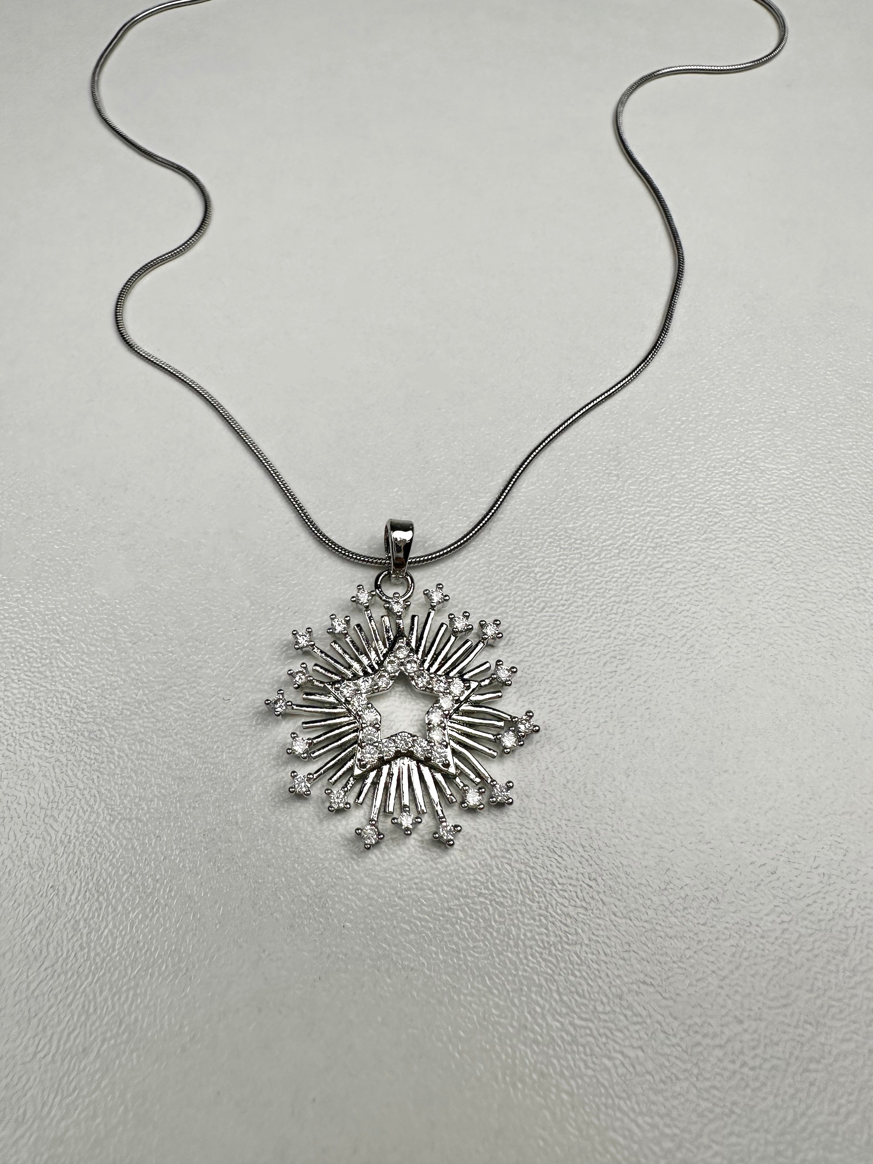 Taşlı Yıldız Gümüş Kolye