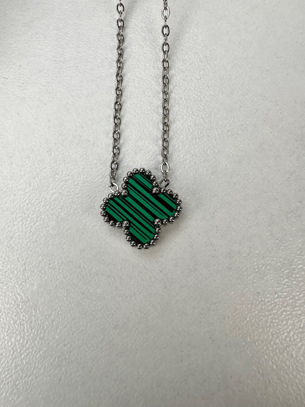 CLF Model Yeşil Yonca Gümüş Kolye