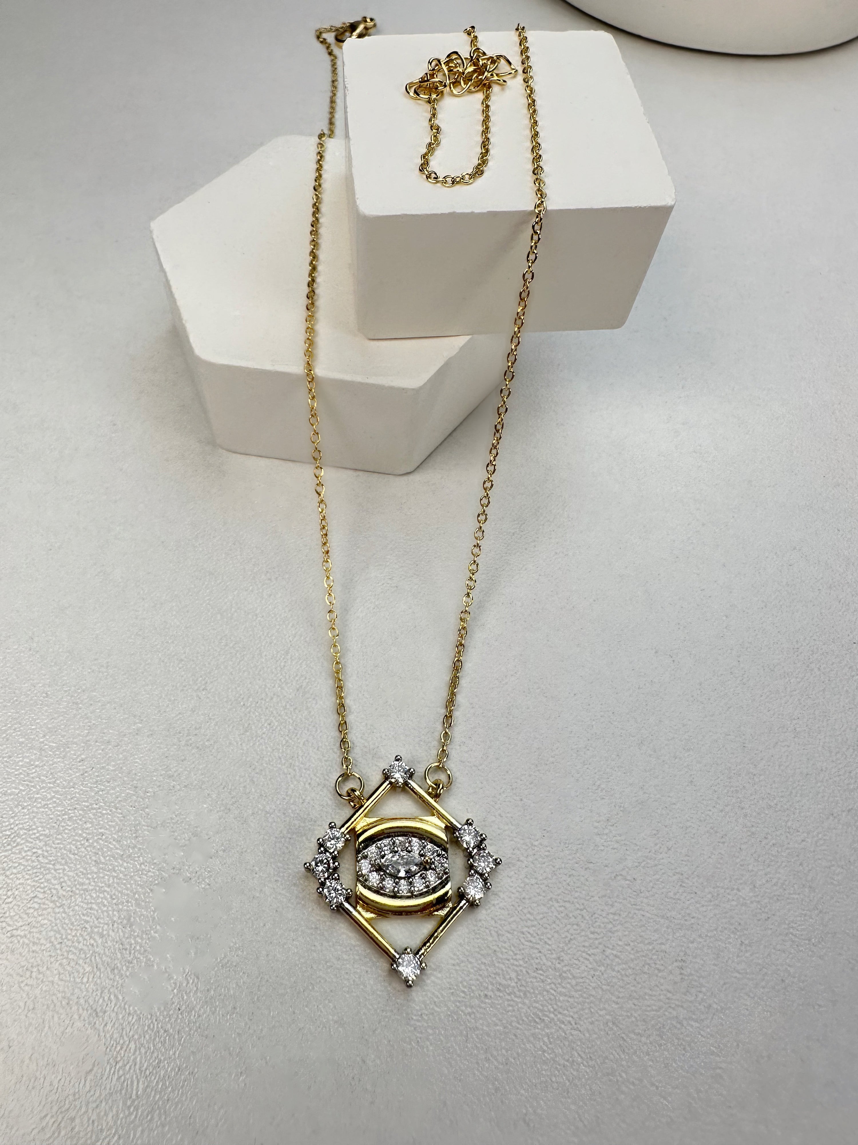 Özel Seri Taşlı Geo Tasarım Göz Kolye