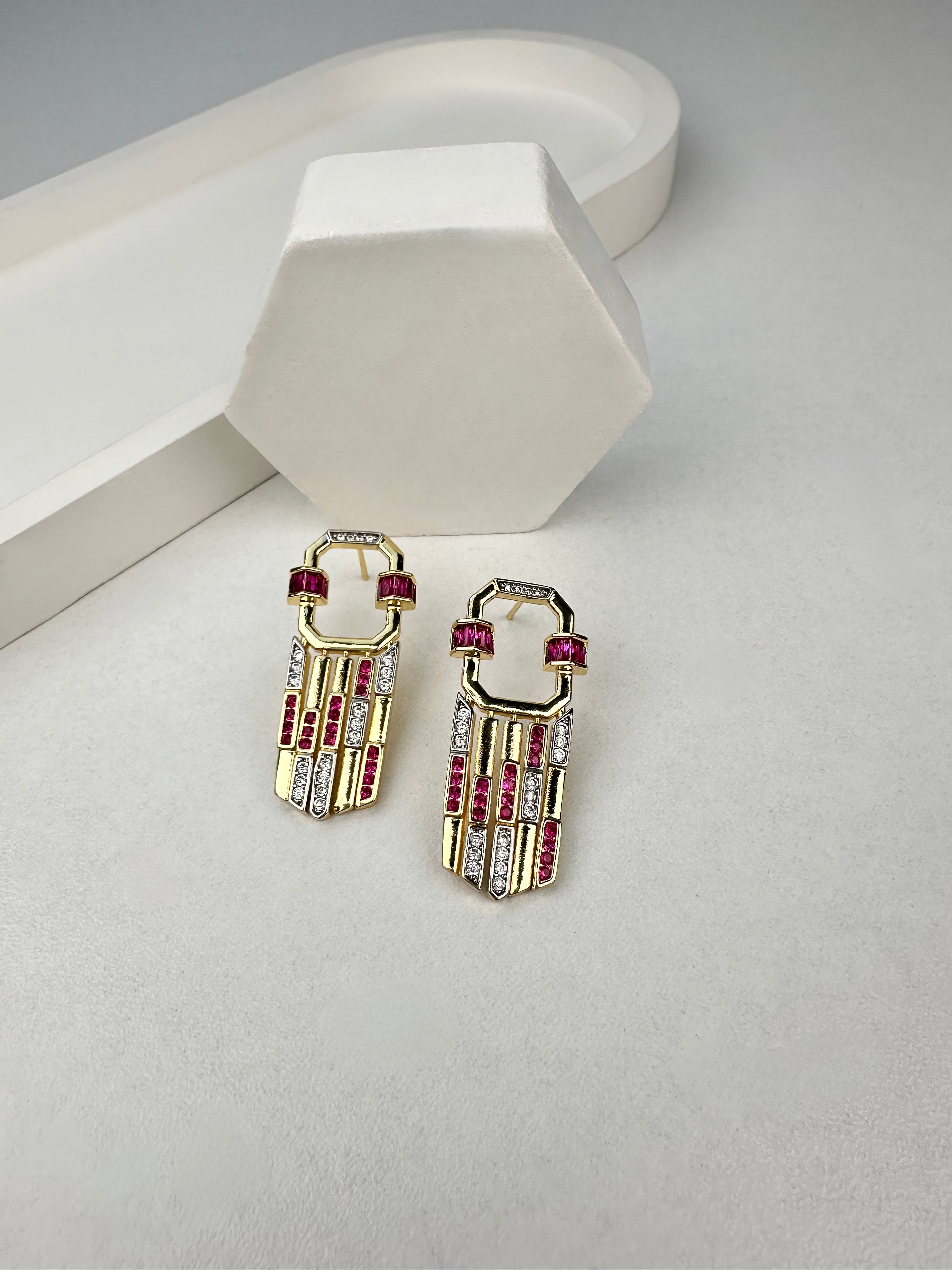 Özel Seri Pembe Taşlı Küpe